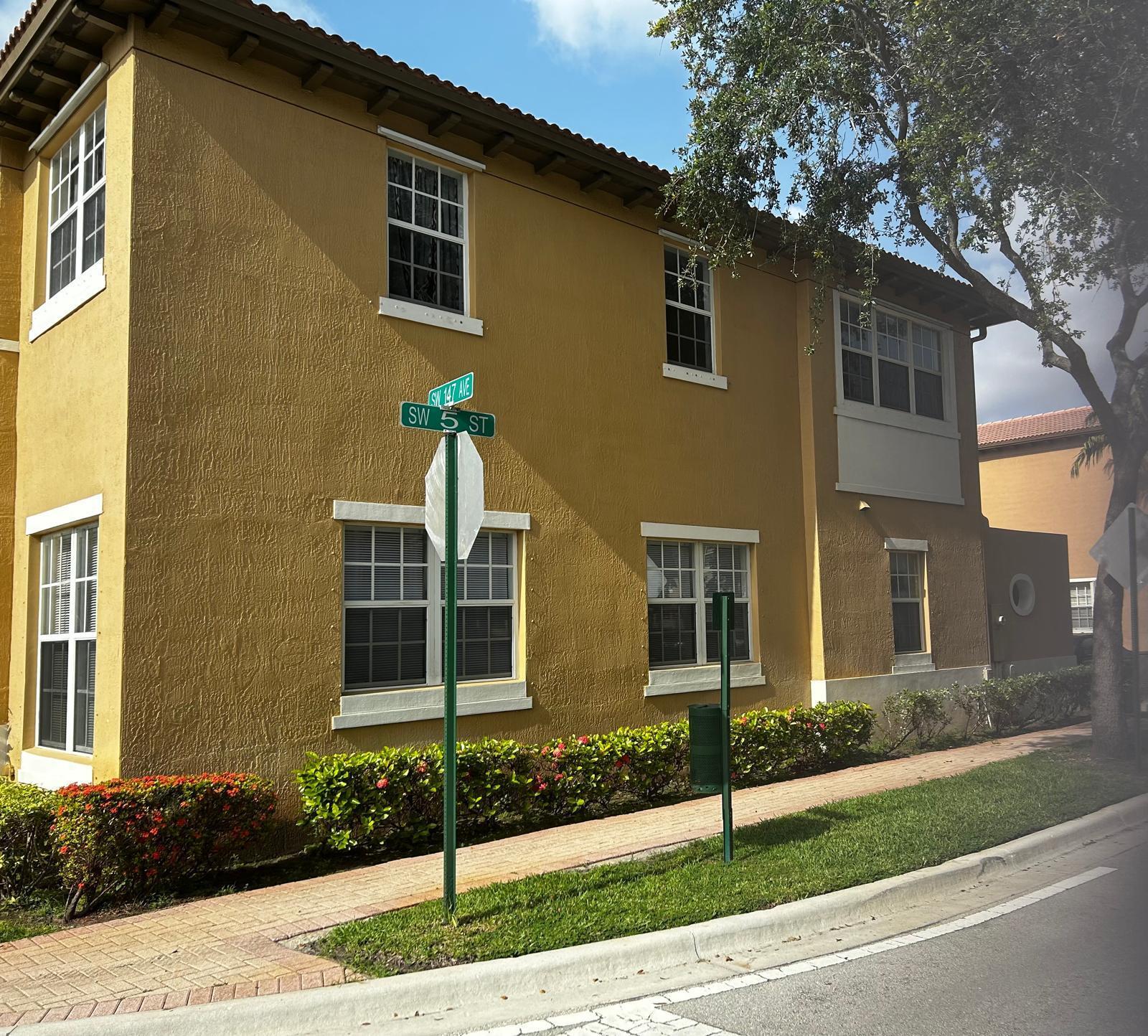 Pembroke Pines photo 3