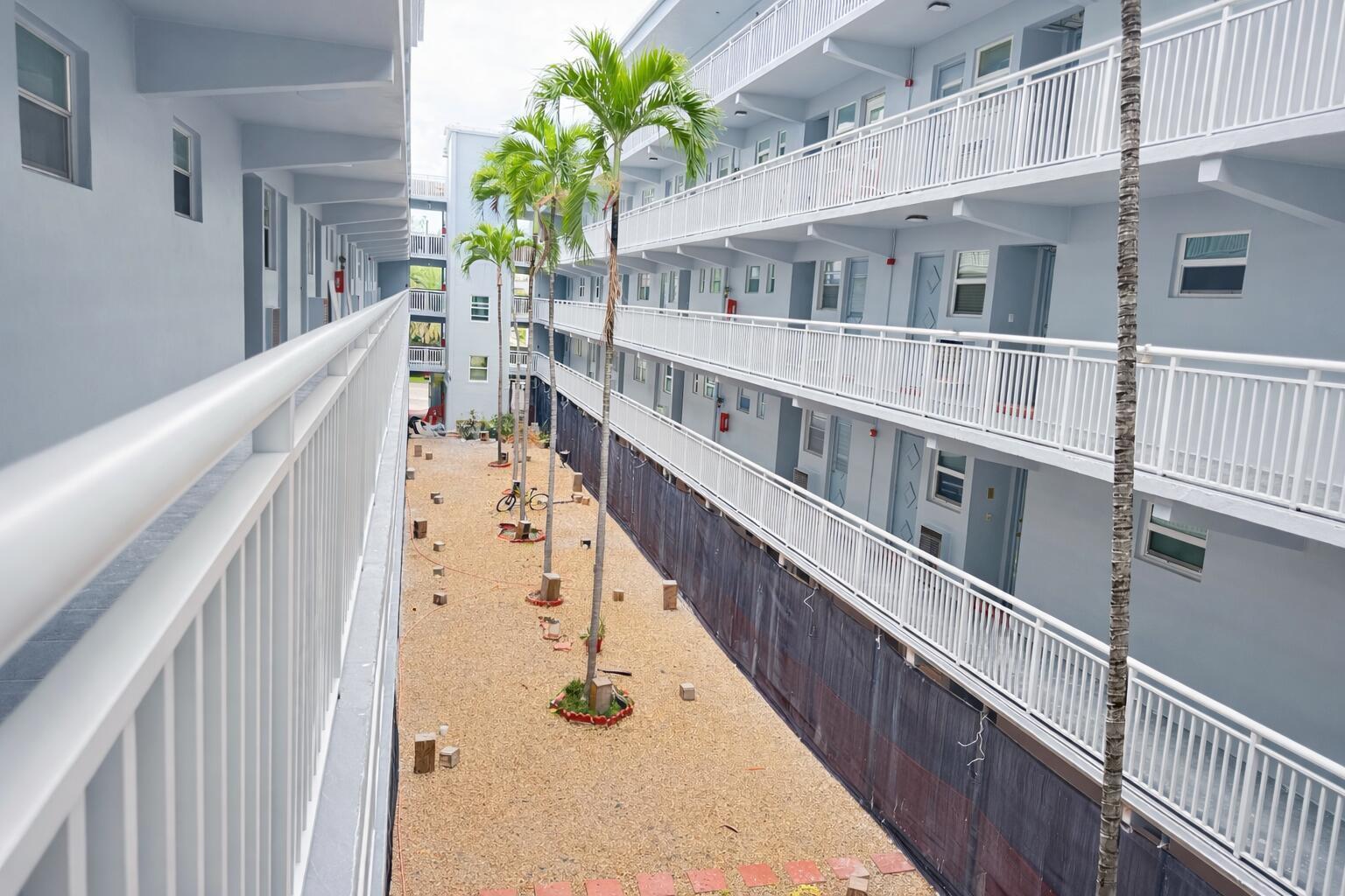 Hallandale Beach photo 1