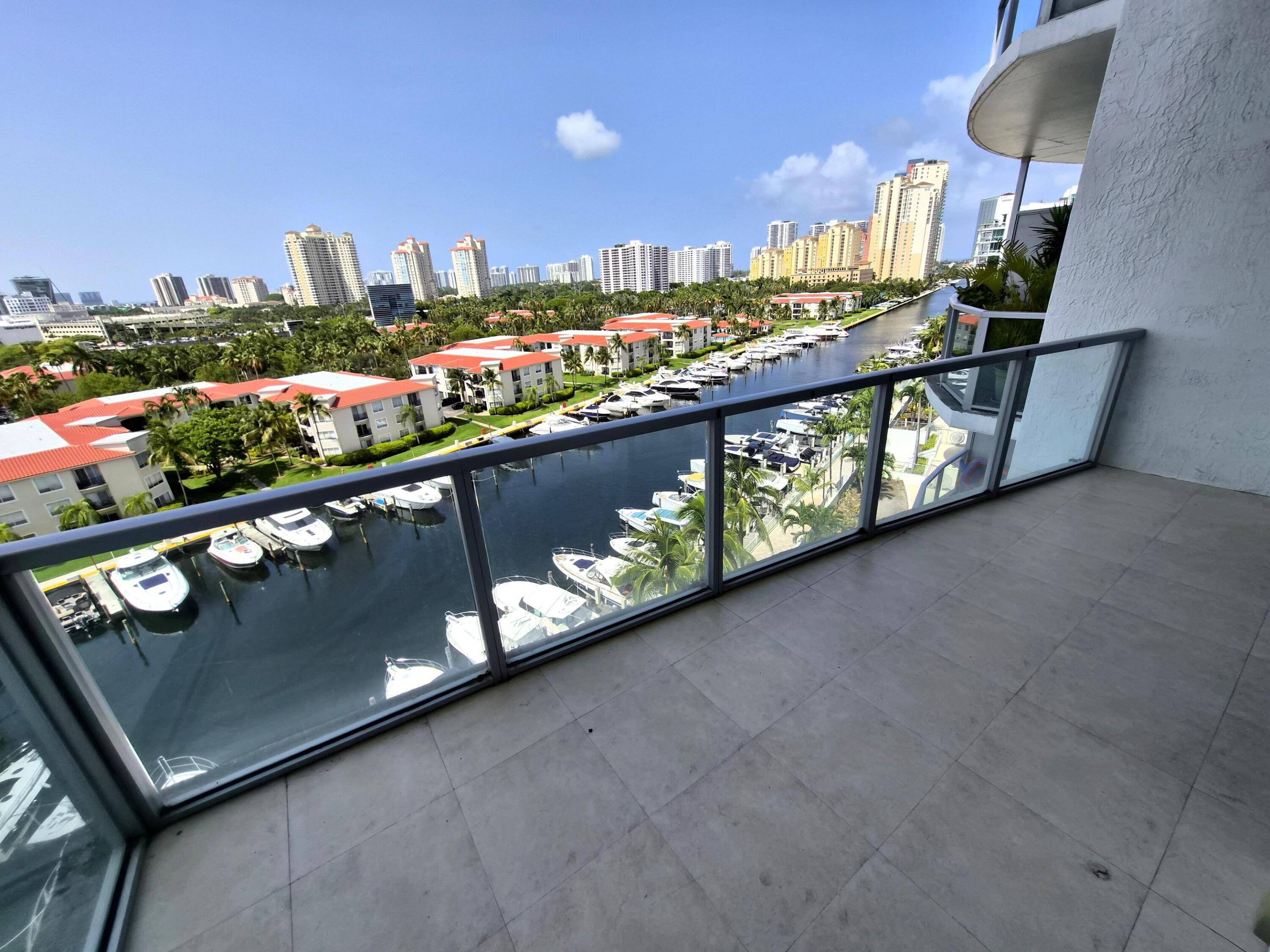 Aventura photo 2