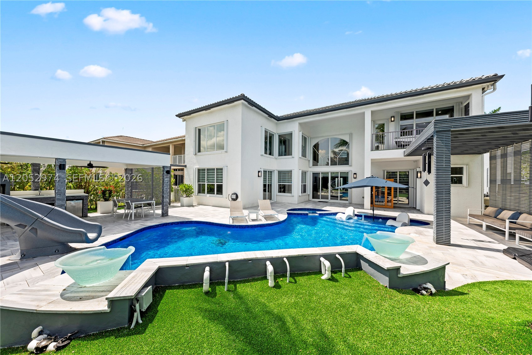 Miramar photo 3