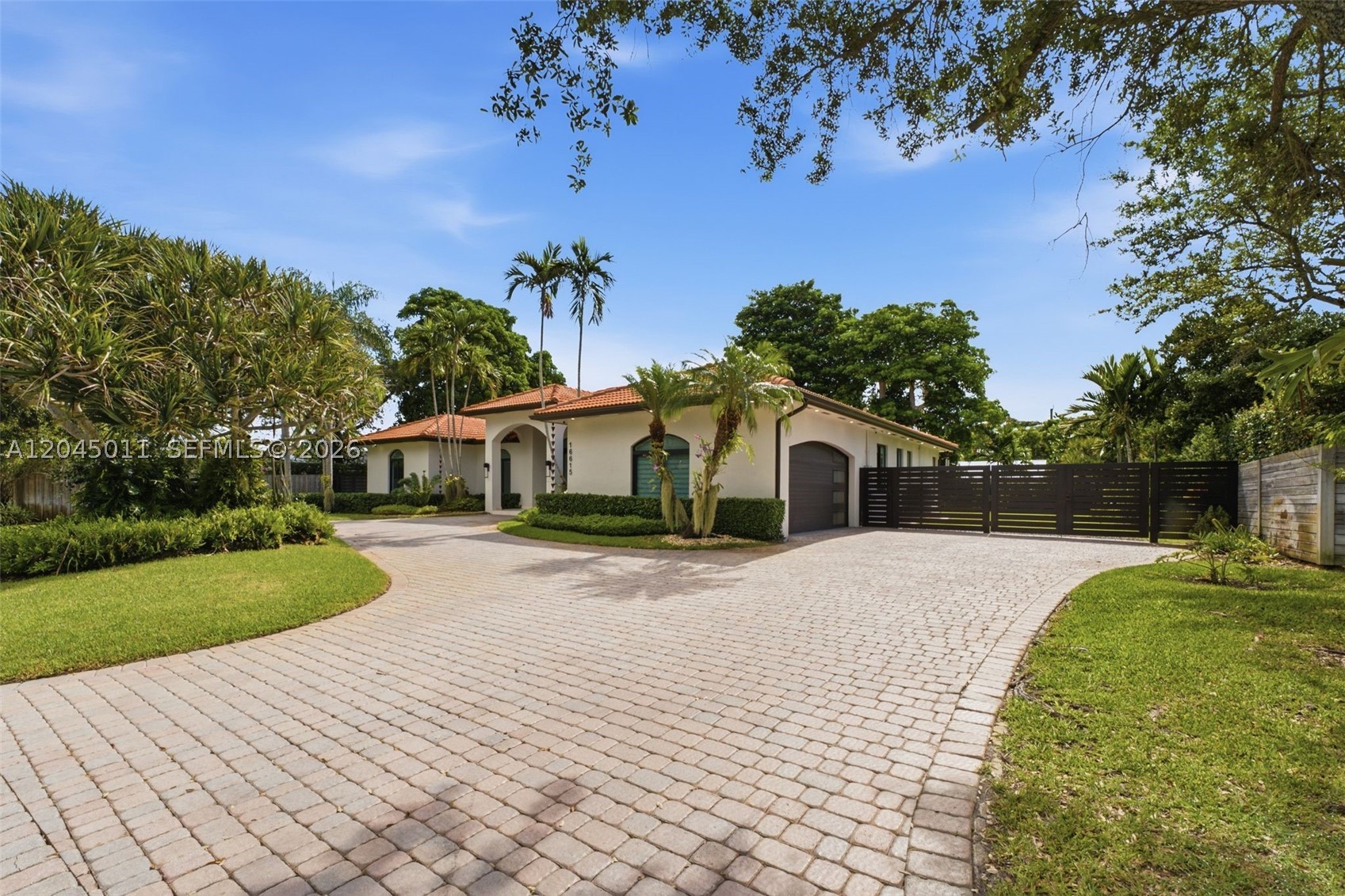 Palmetto Bay photo 2