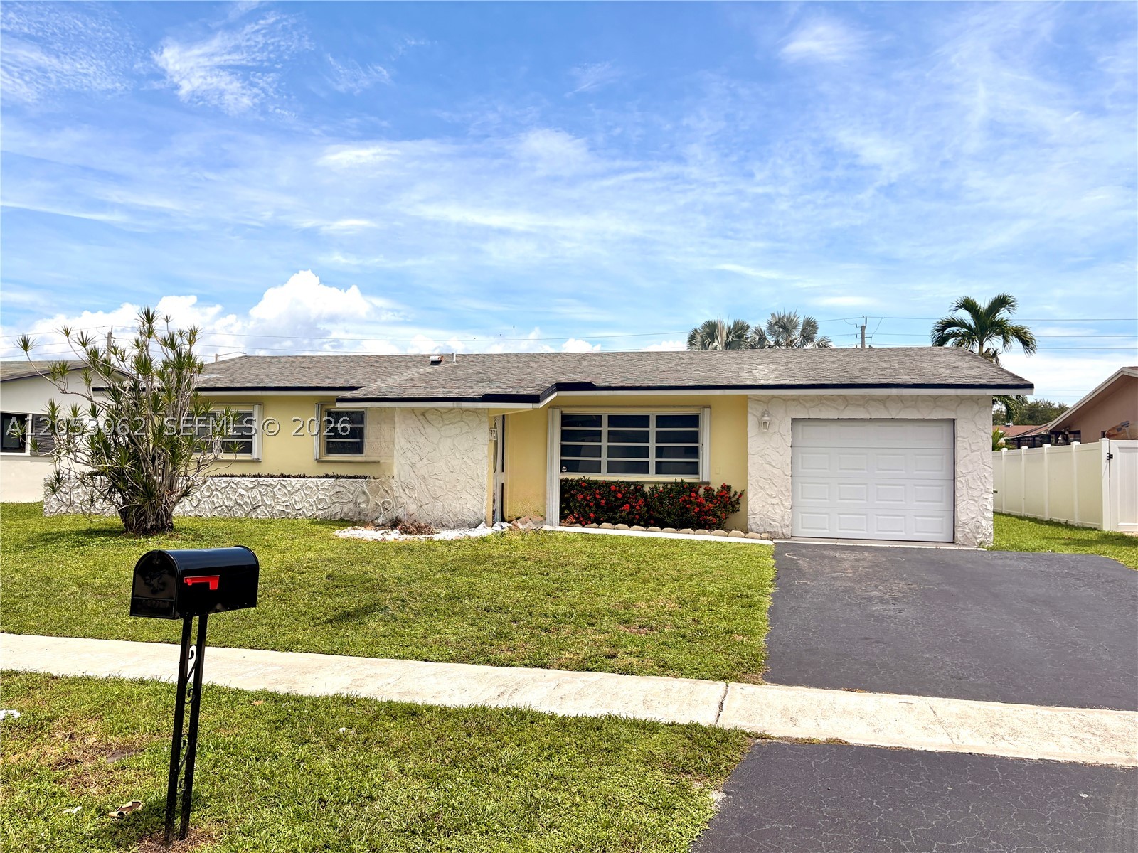 Pembroke Pines photo 2