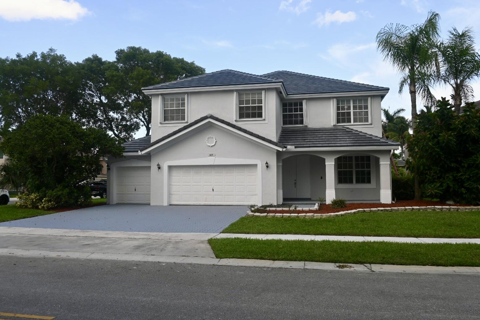 Pembroke Pines photo 2