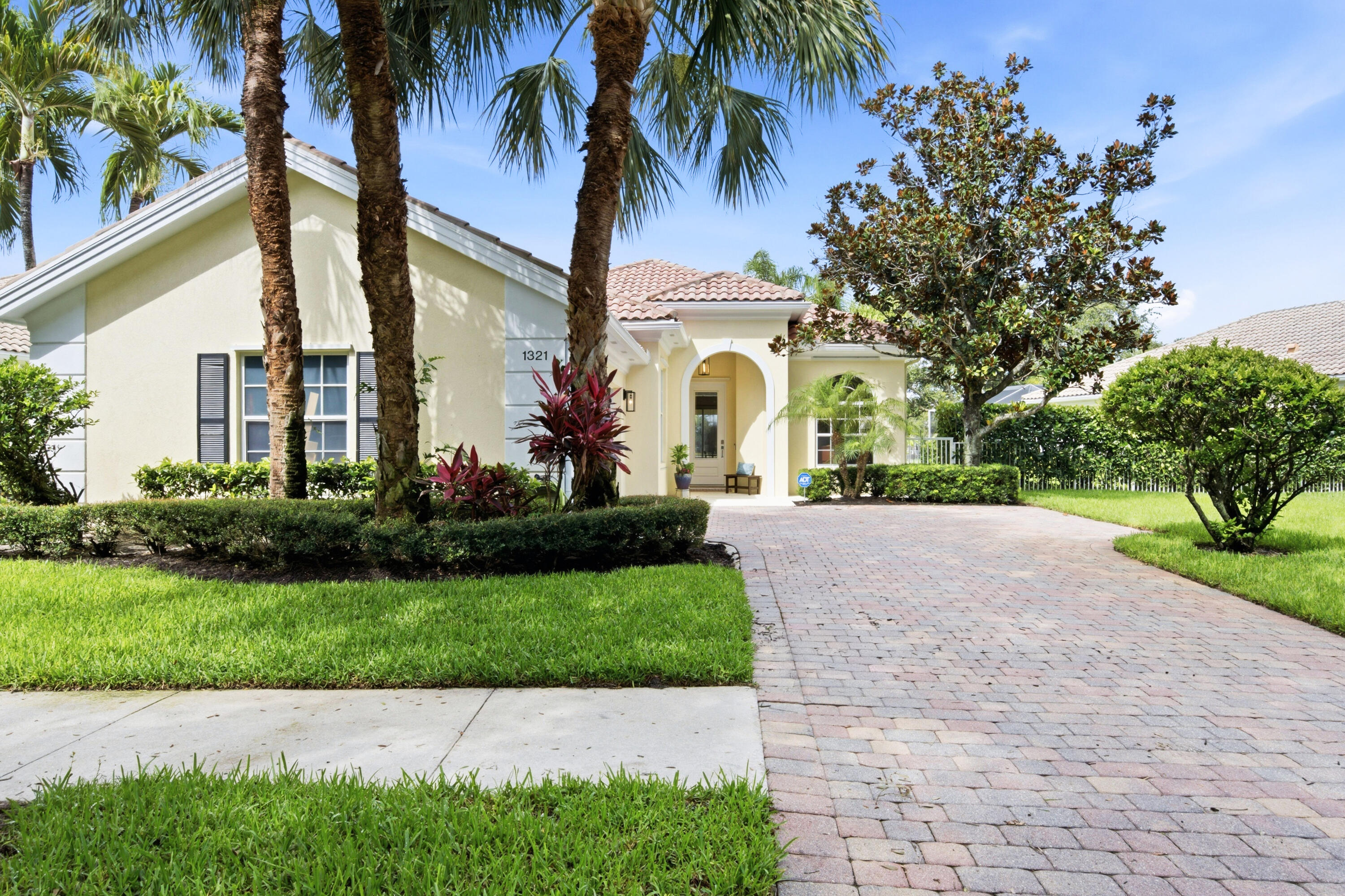 Palm Beach Gardens photo 2