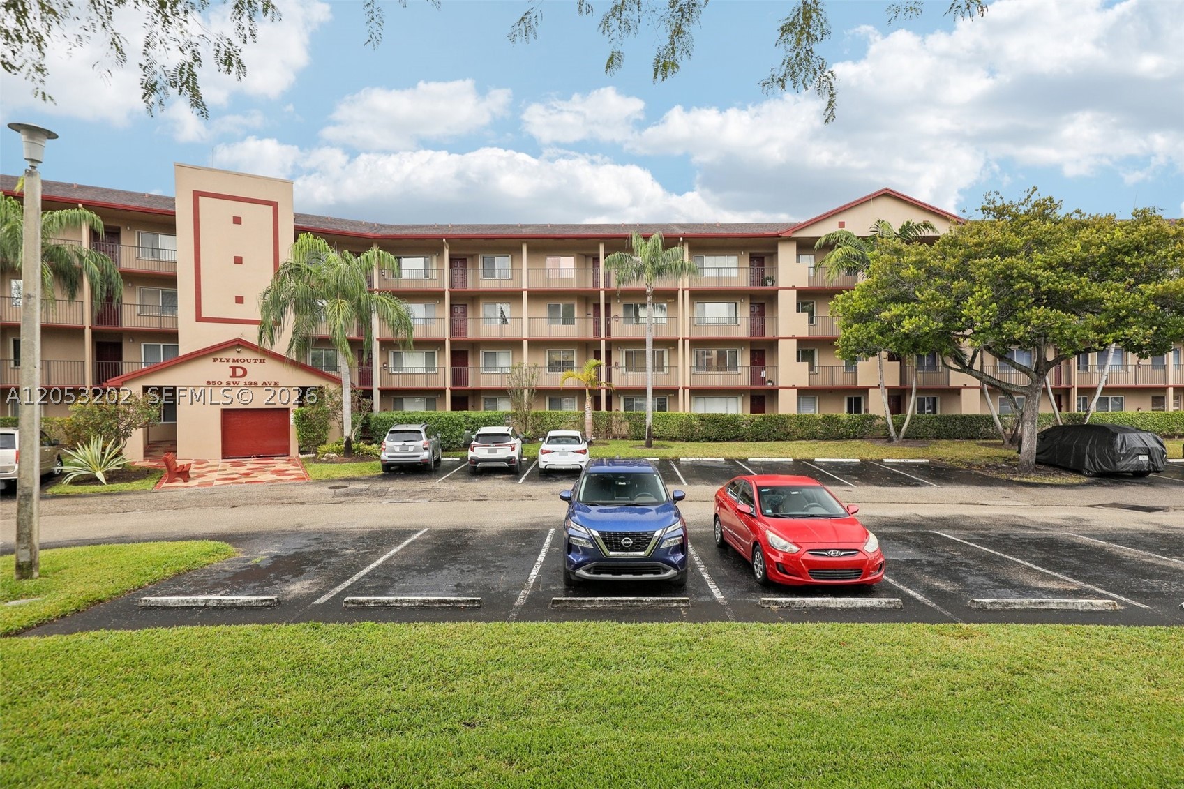 Pembroke Pines photo 2