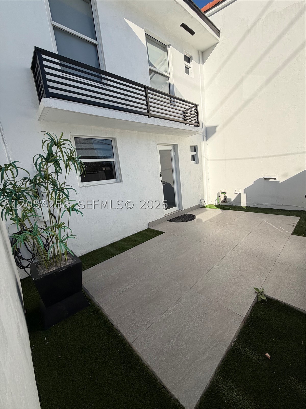 North Miami photo 4
