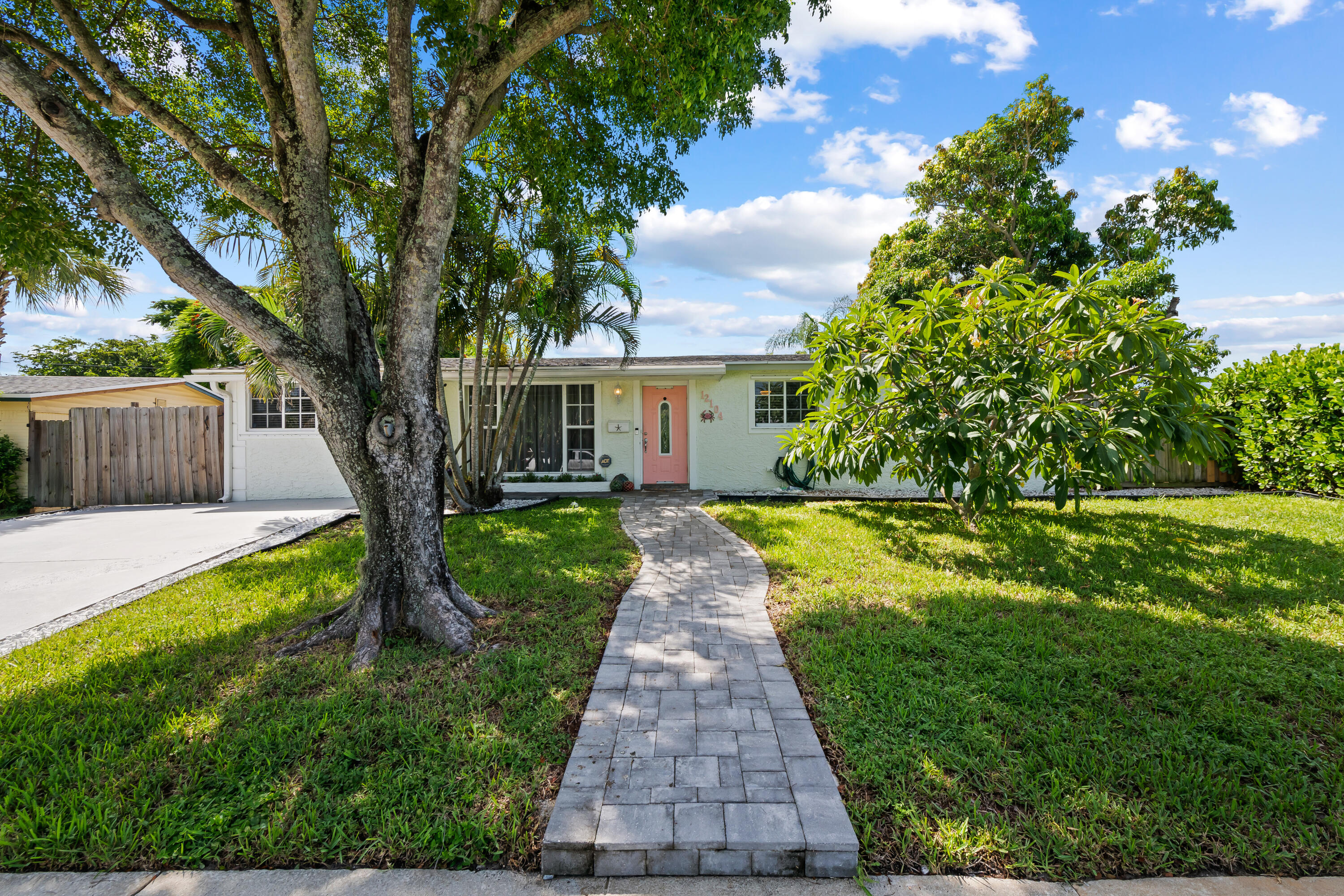 Palm Beach Gardens photo 1