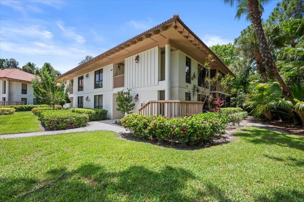 Palm Beach Gardens photo 1