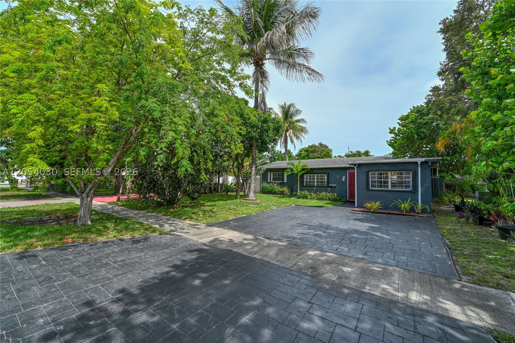 North Miami Beach photo 1