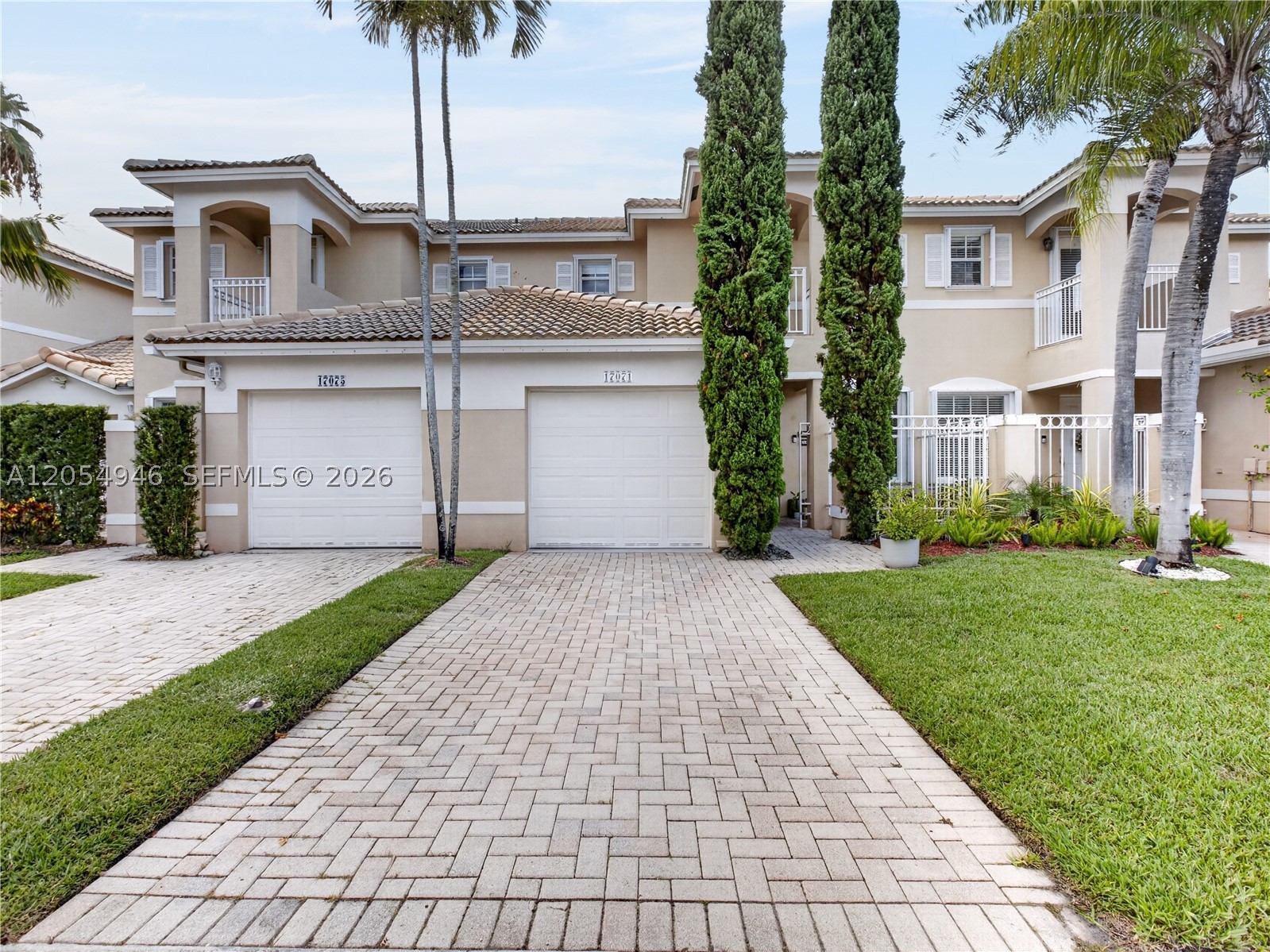 Pembroke Pines photo 2