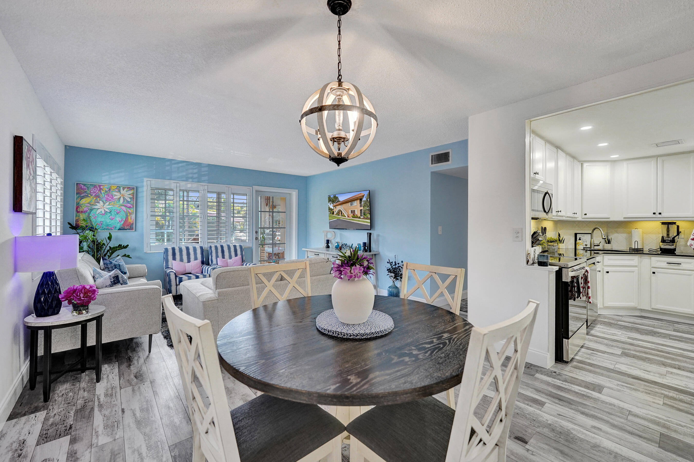 Wilton Manors photo 2
