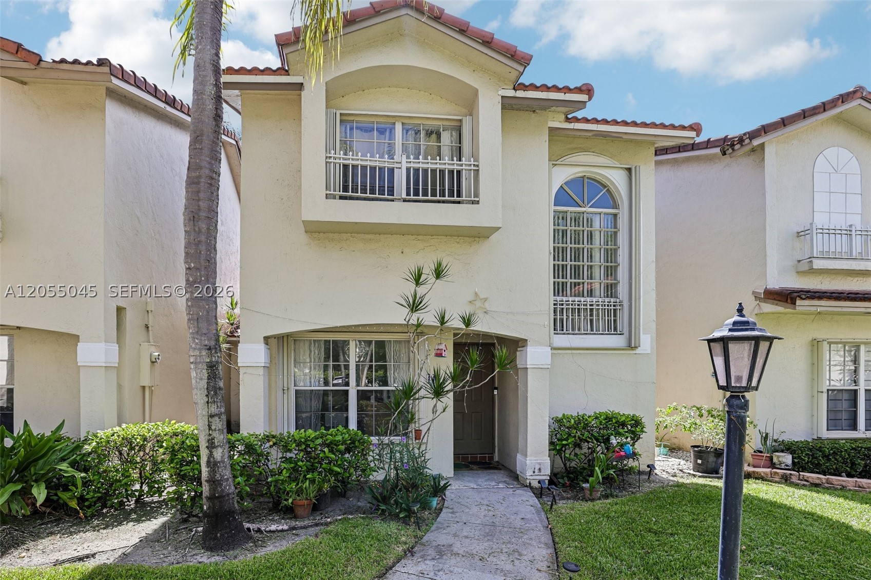 Pembroke Pines photo 1