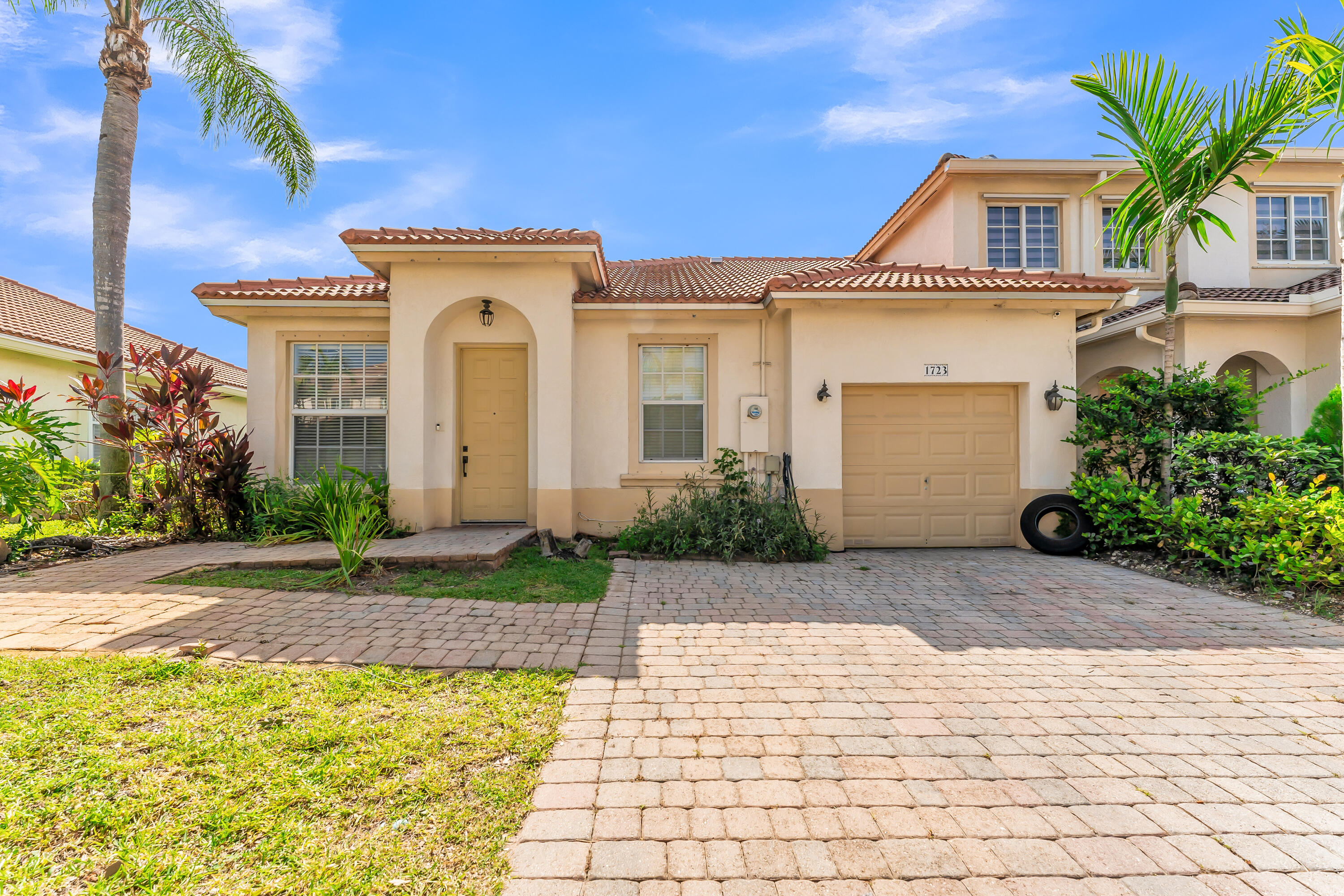 Pembroke Pines photo 4