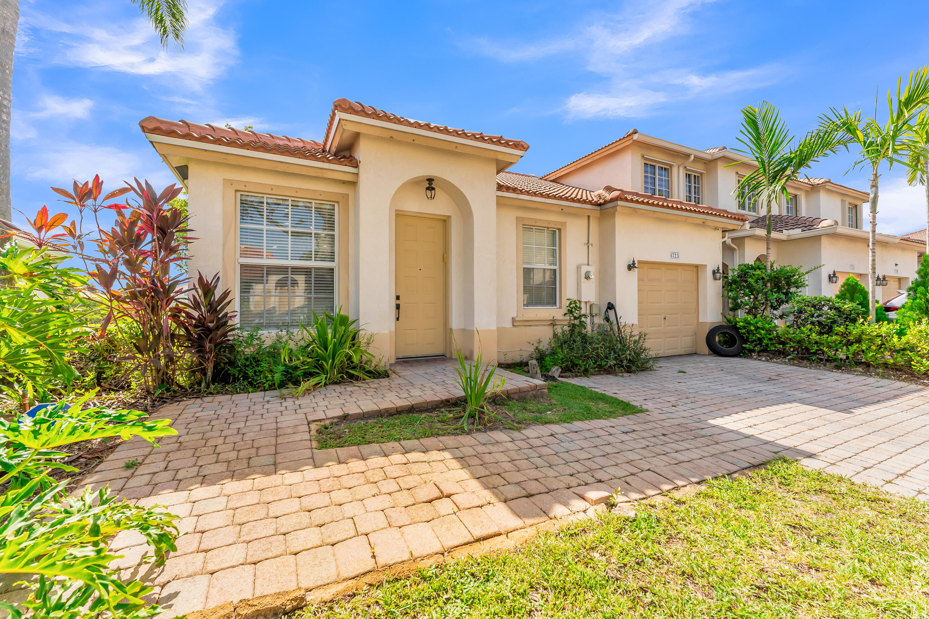 Pembroke Pines photo 5