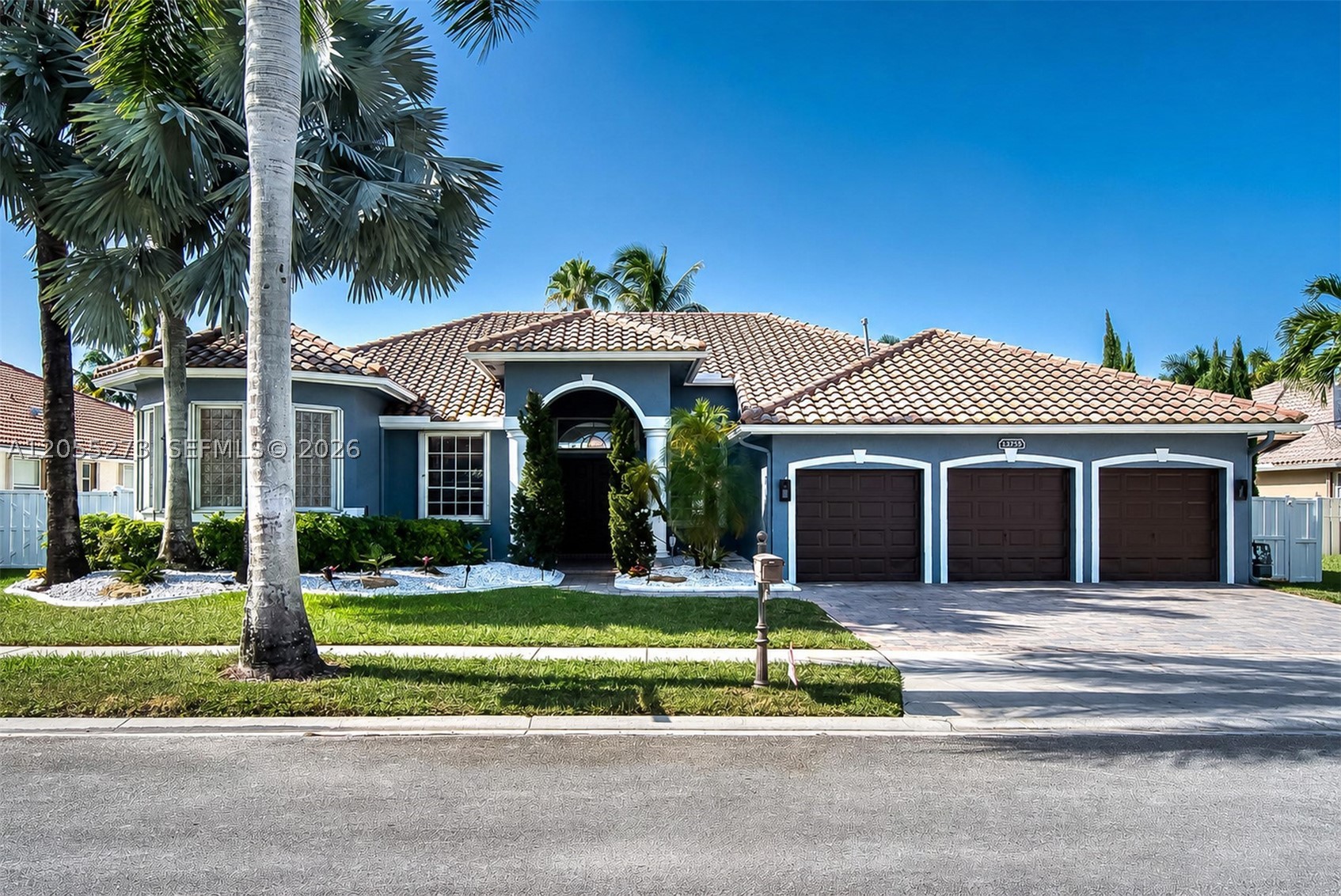 Pembroke Pines photo 2