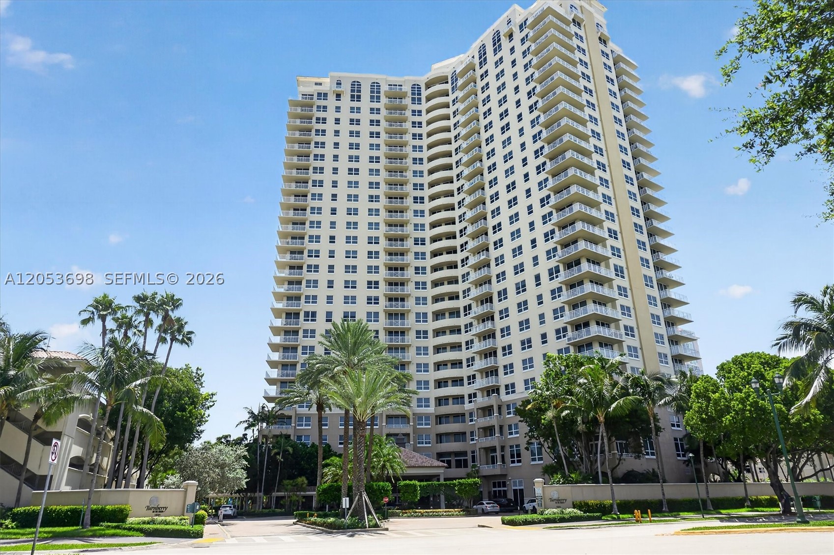 Aventura photo 1