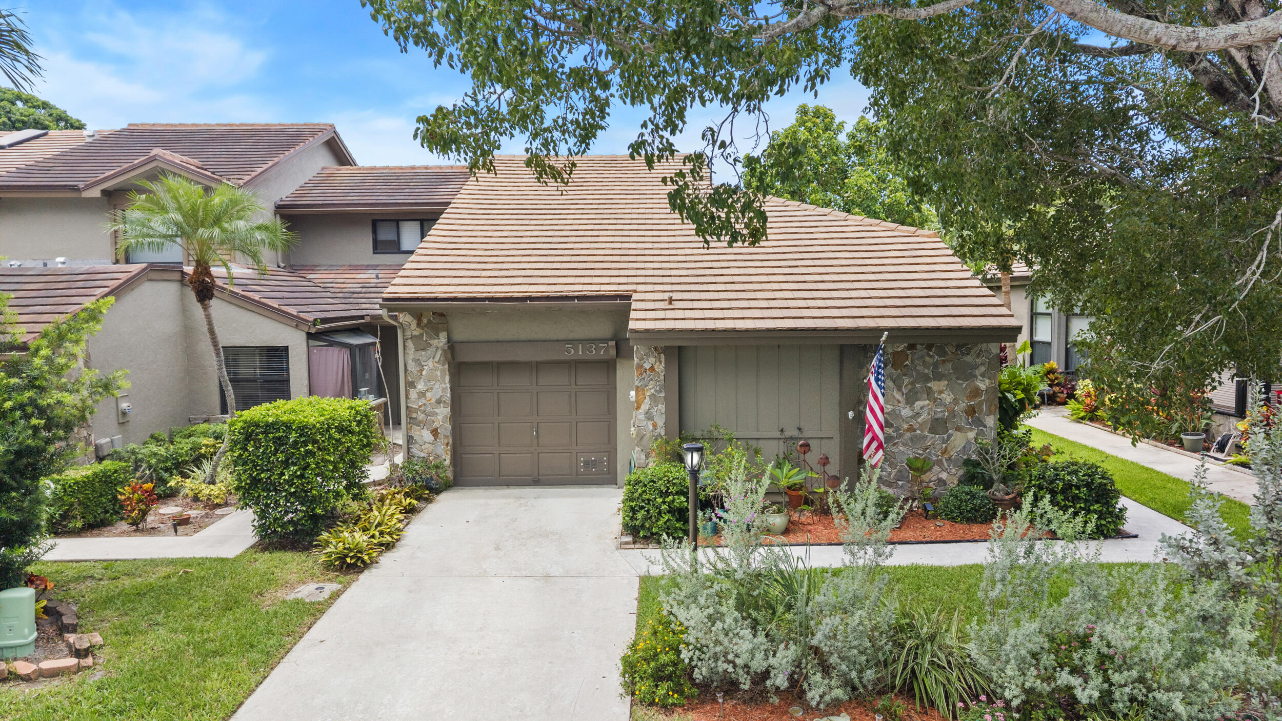 Palm Beach Gardens photo 2