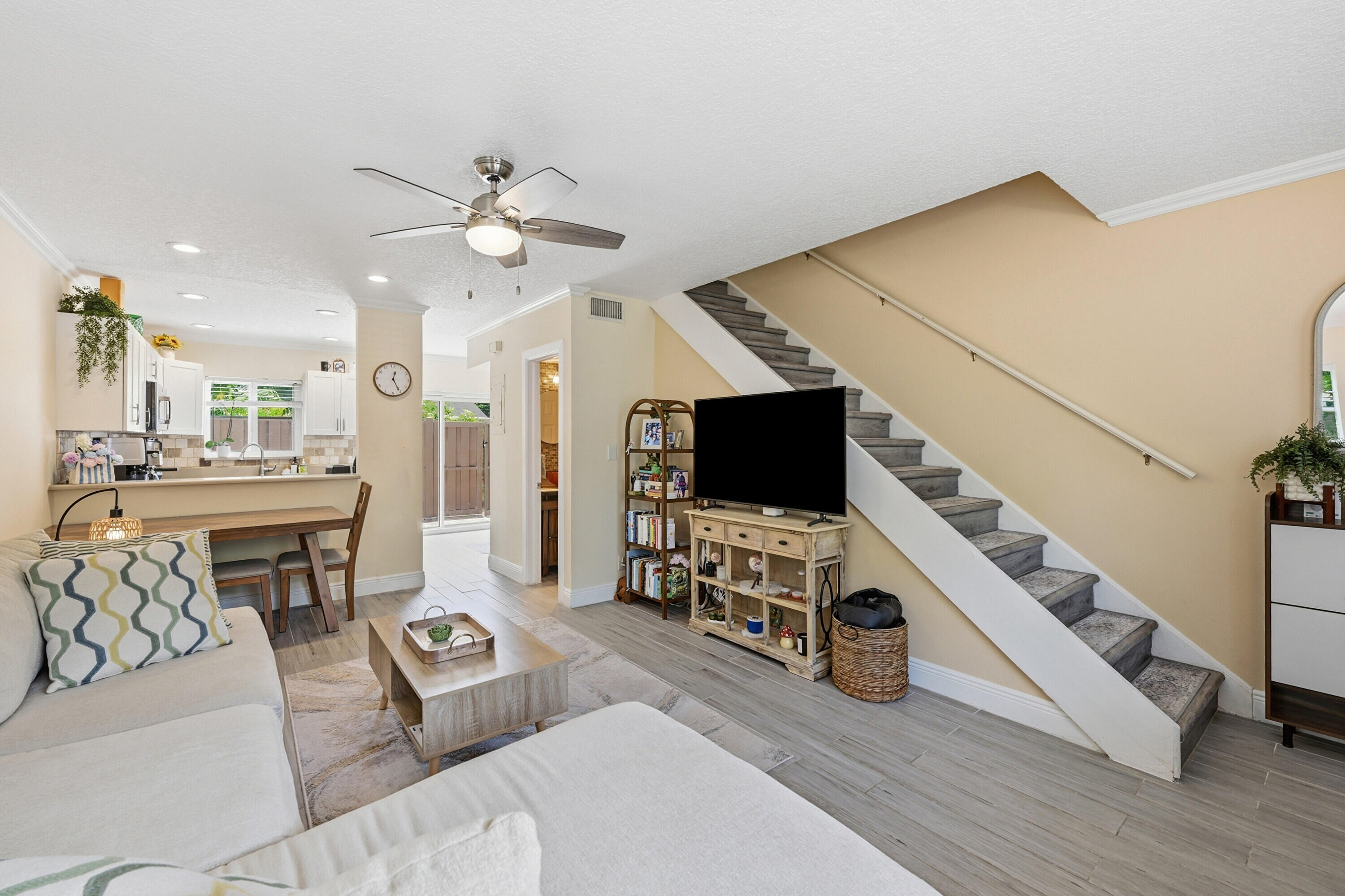 Wilton Manors photo 2