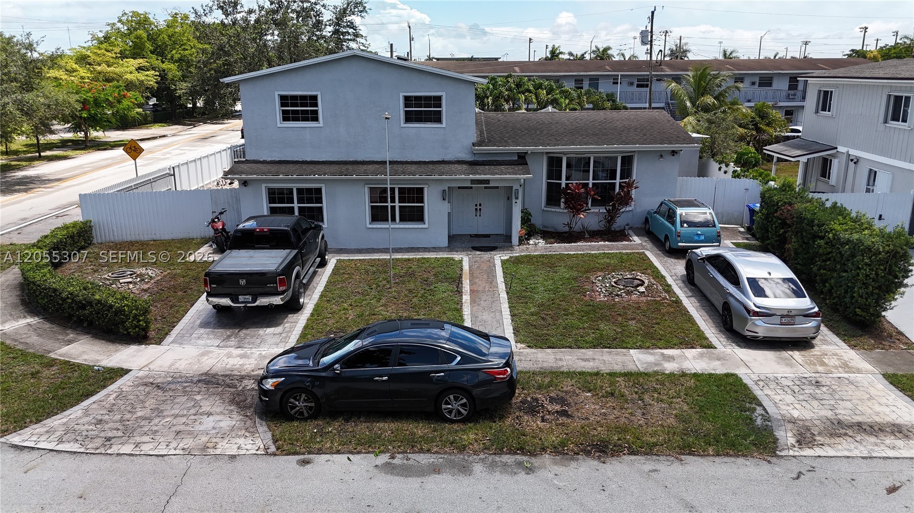 Pembroke Pines photo 1