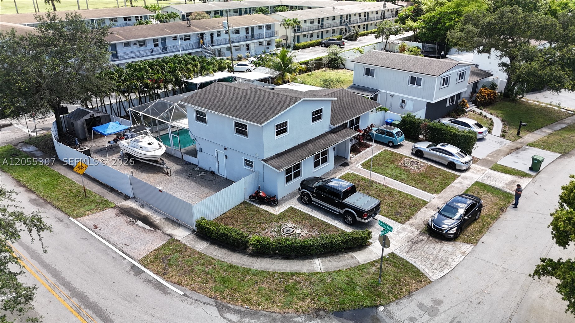 Pembroke Pines photo 2