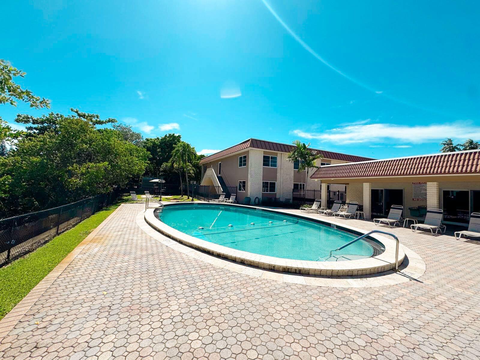 Wilton Manors photo 2