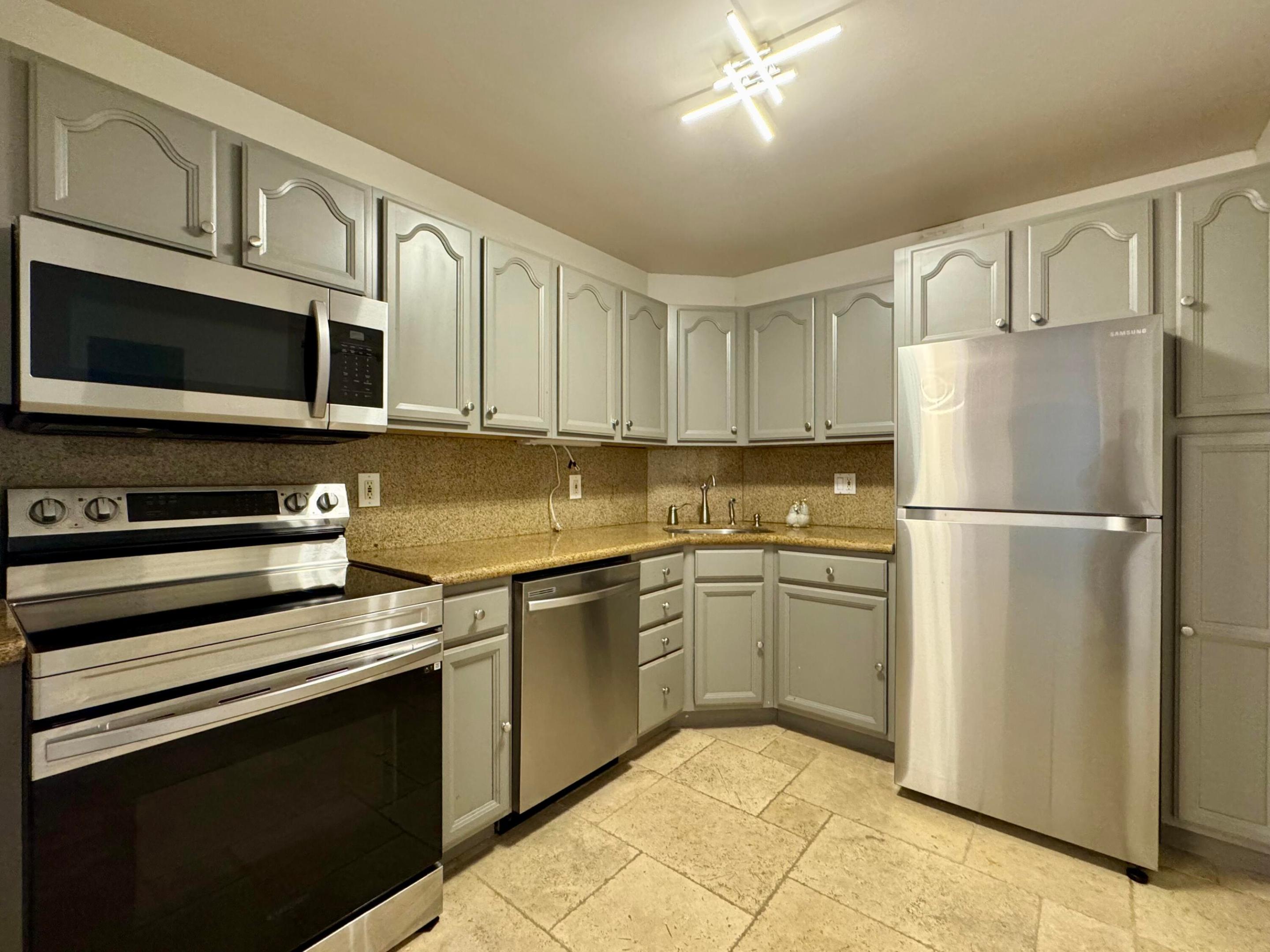 Wilton Manors photo 3