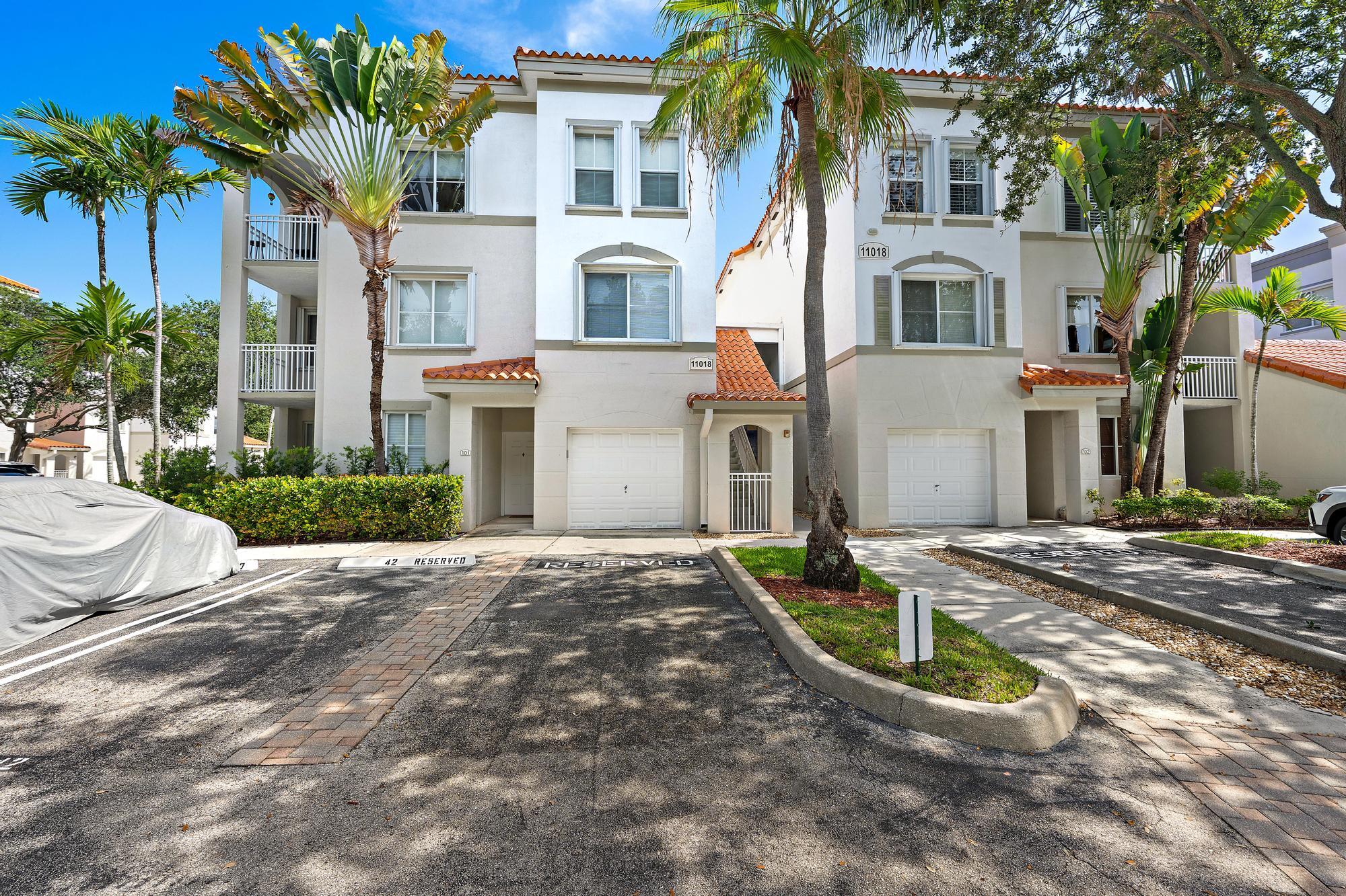 Palm Beach Gardens photo 1