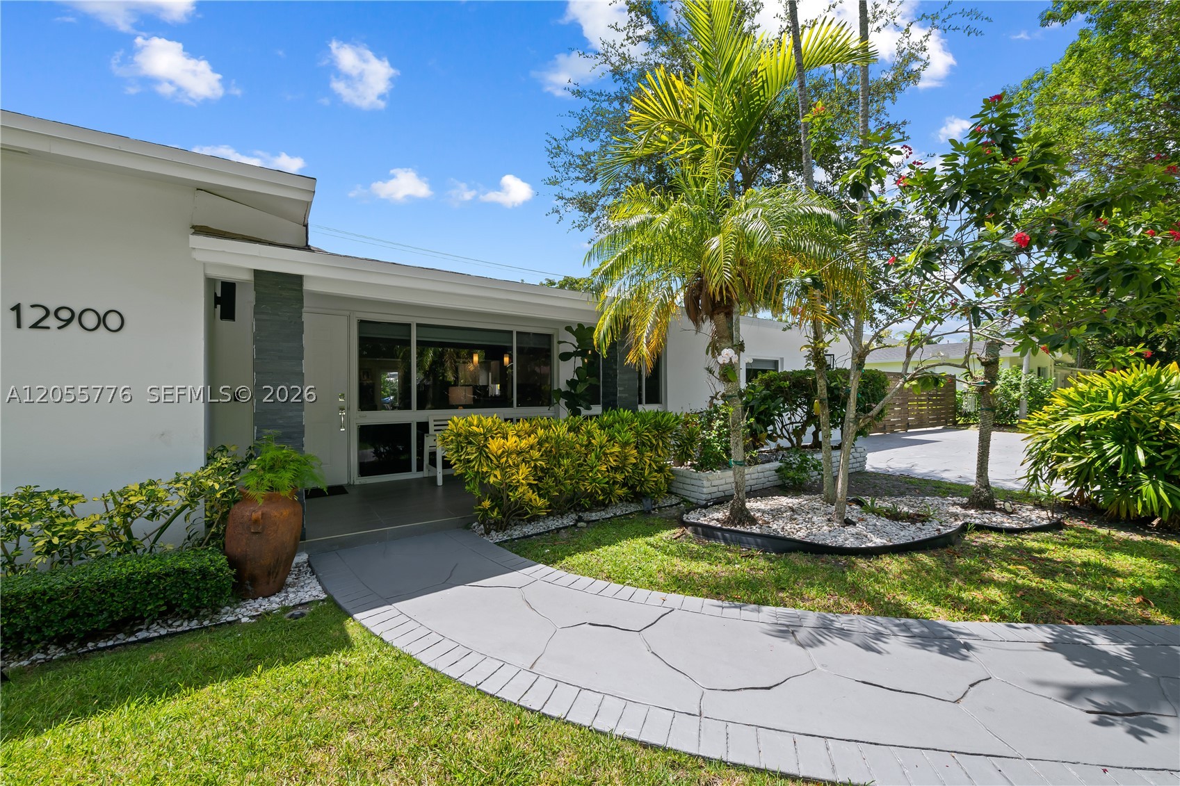 Pinecrest photo 2