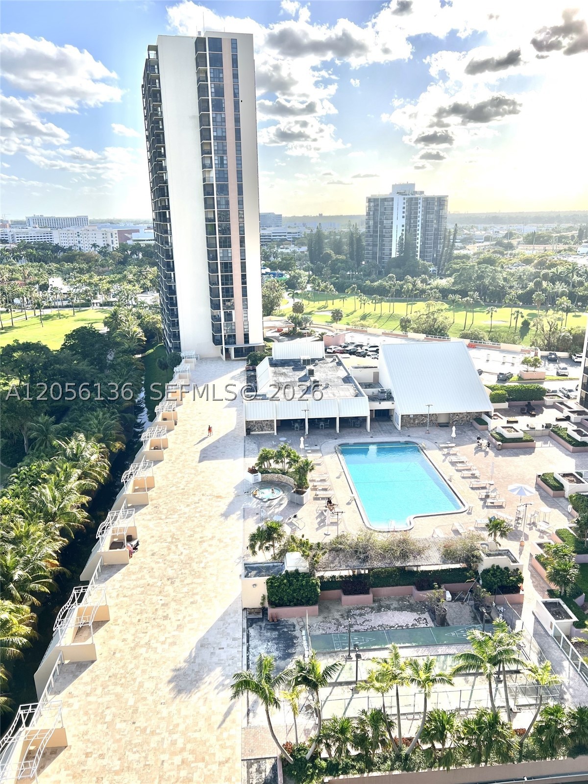Aventura photo 3