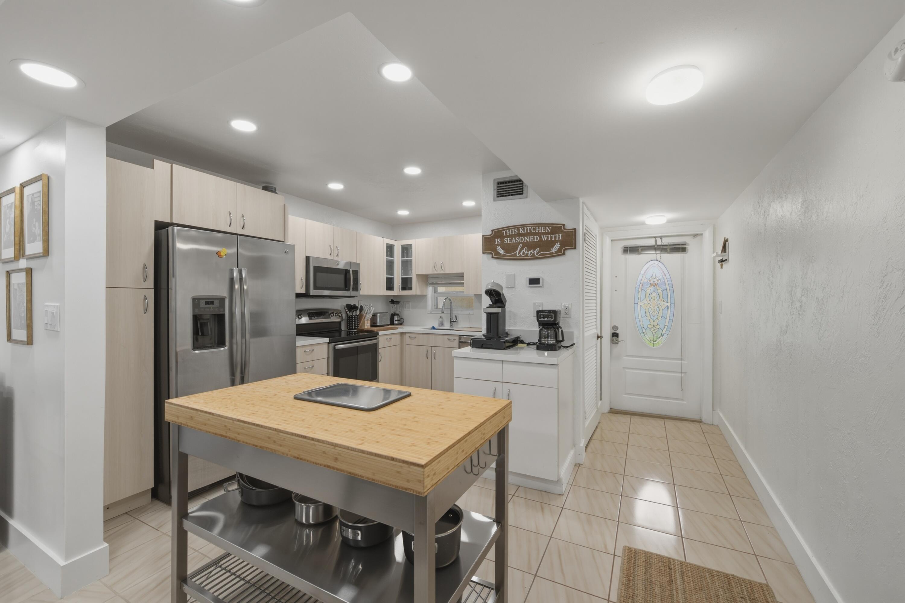 Pembroke Pines photo 2