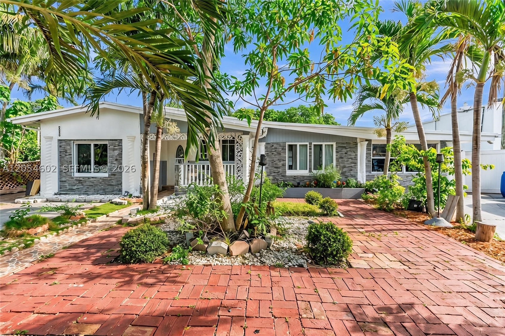North Miami photo 2