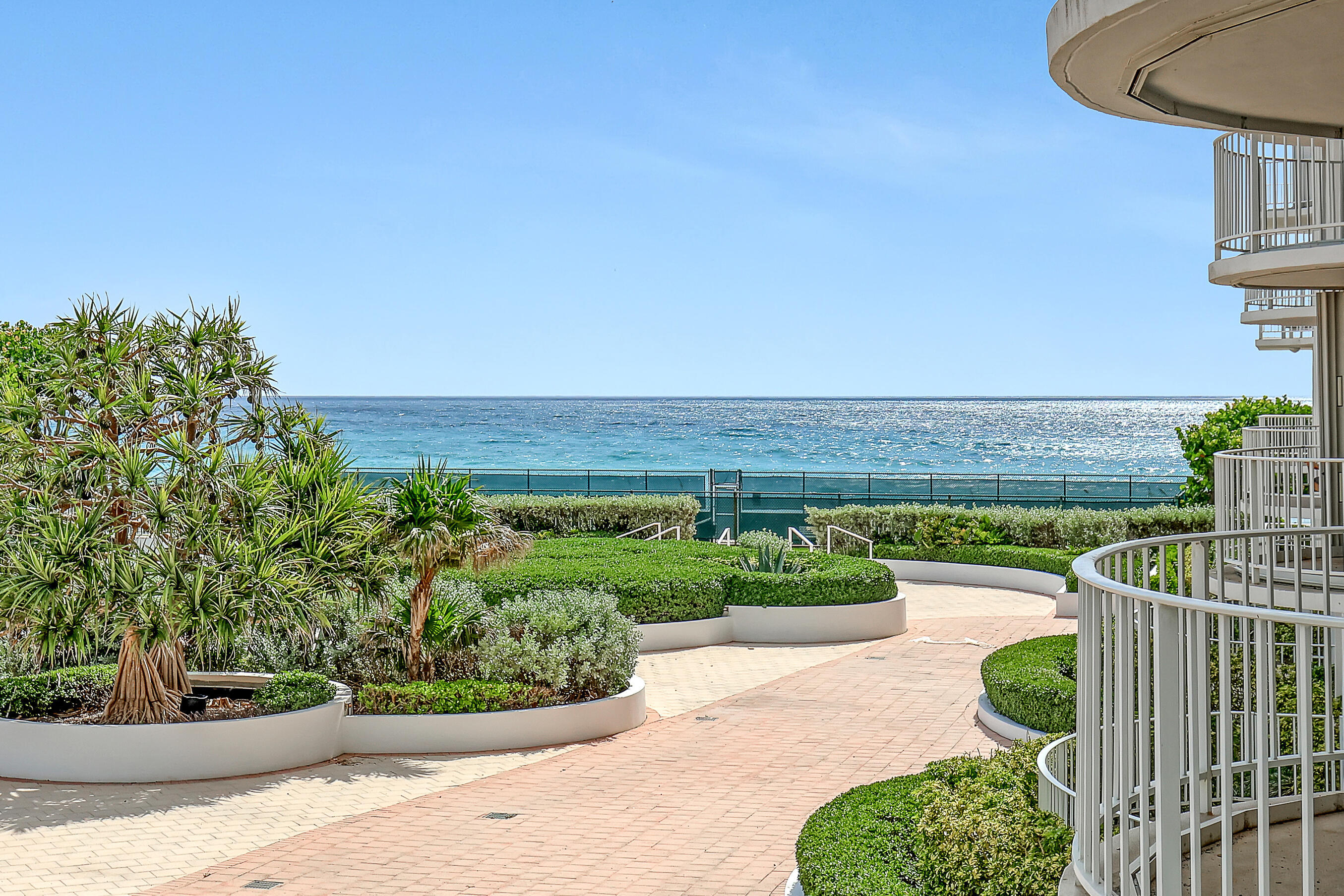 Palm Beach photo 2