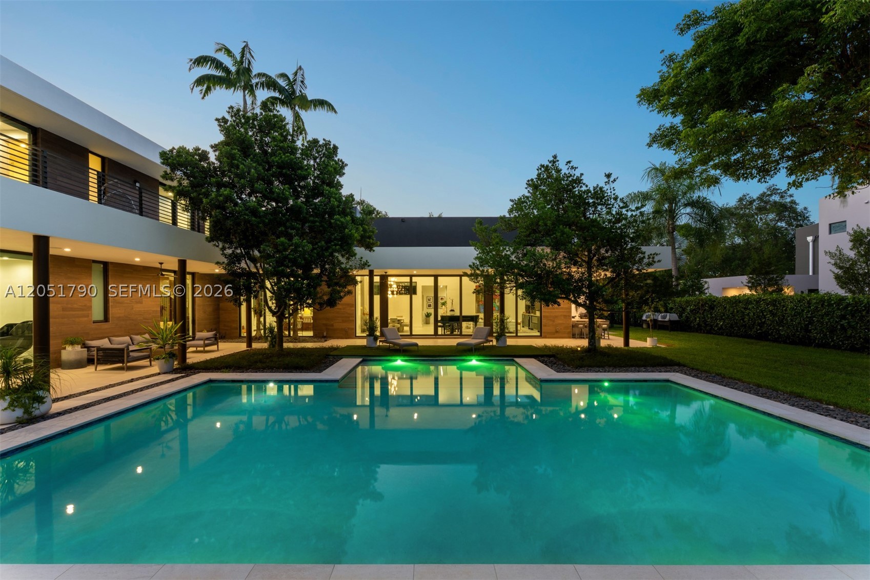 Pinecrest photo 5