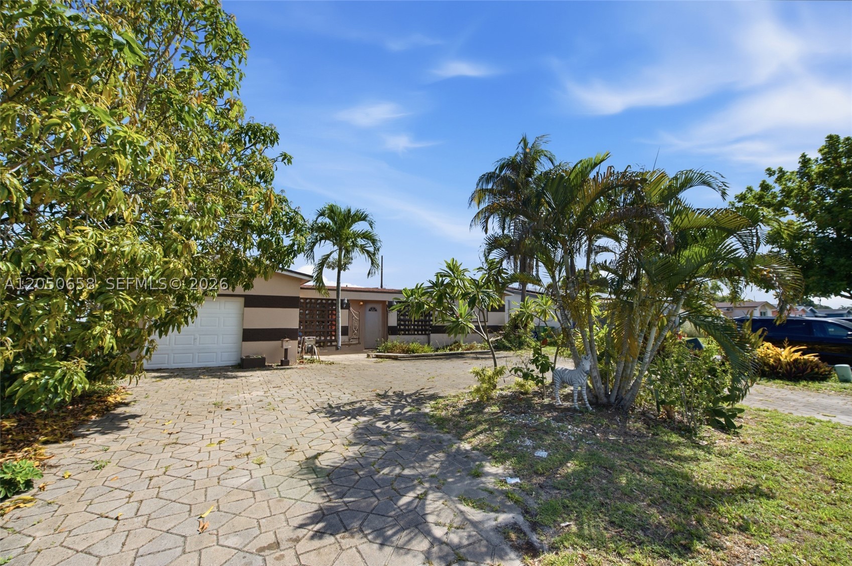 Miramar photo 1