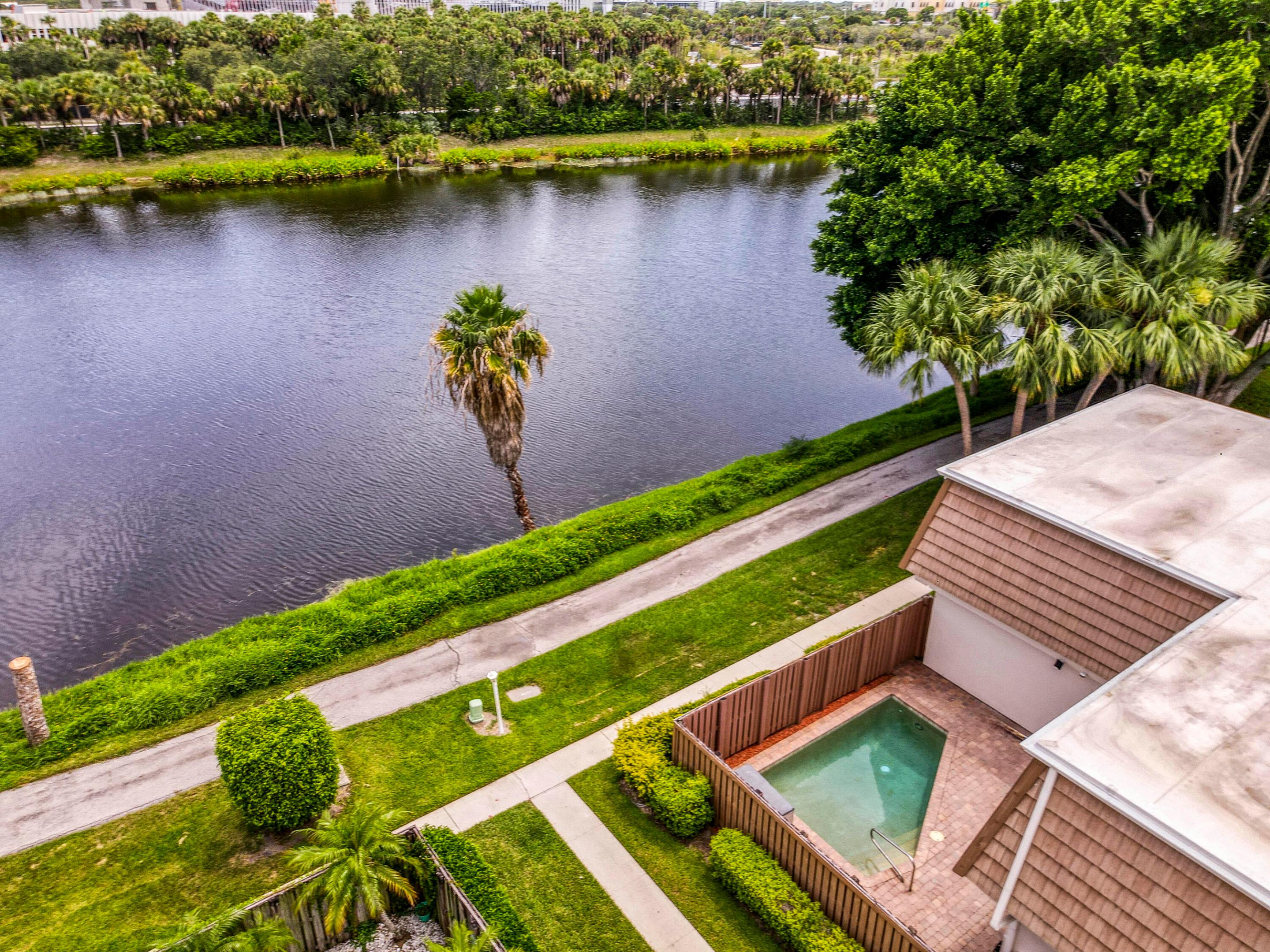 Palm Beach Gardens photo 2