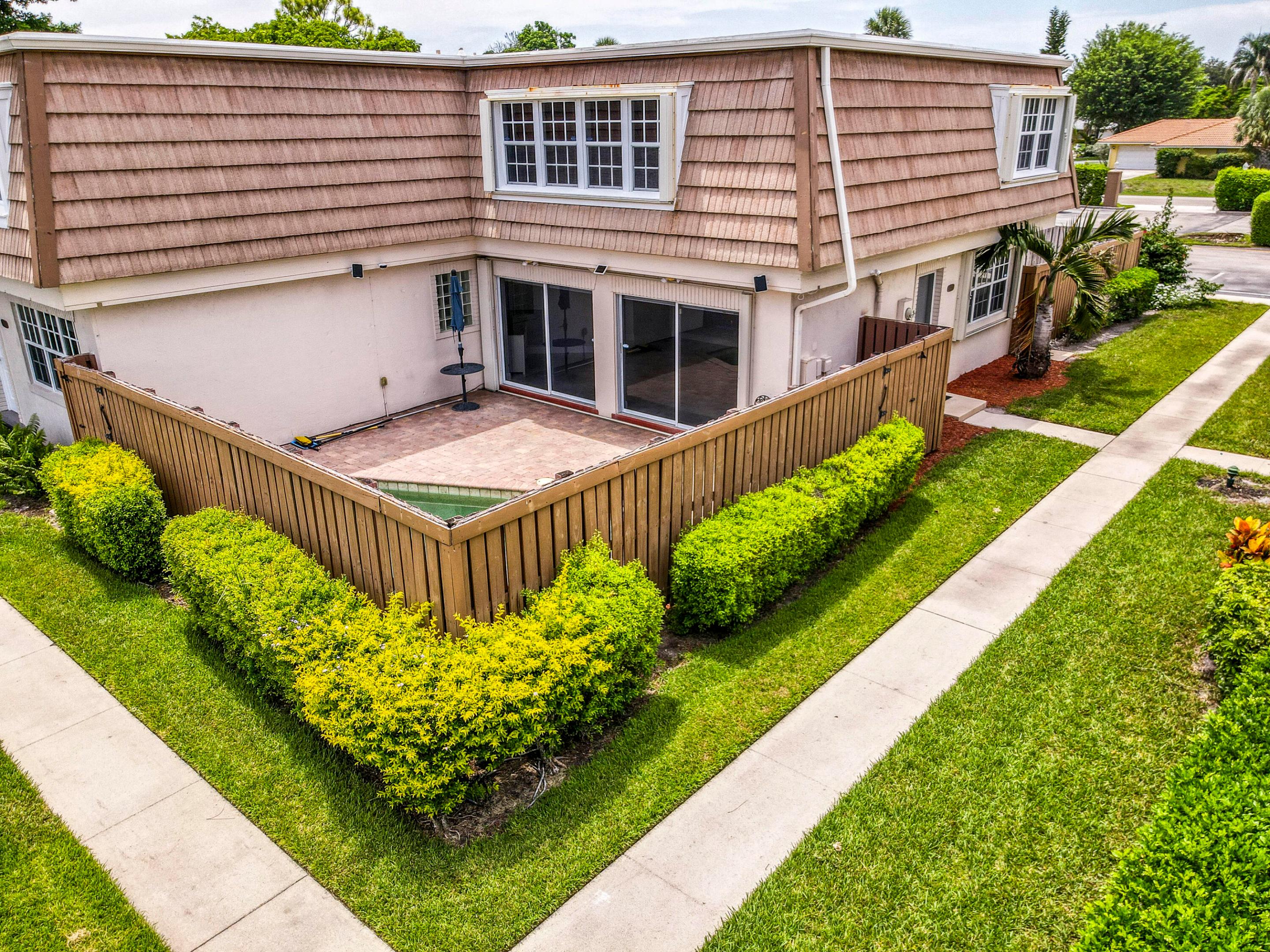 Palm Beach Gardens photo 3