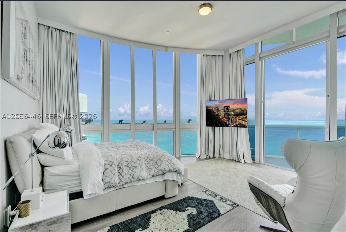 Sunny Isles Beach photo 2