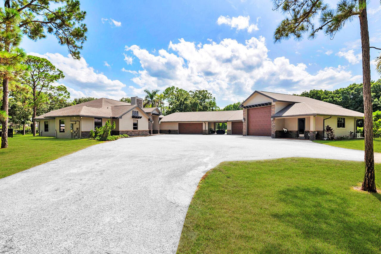 Palm Beach Gardens photo 1