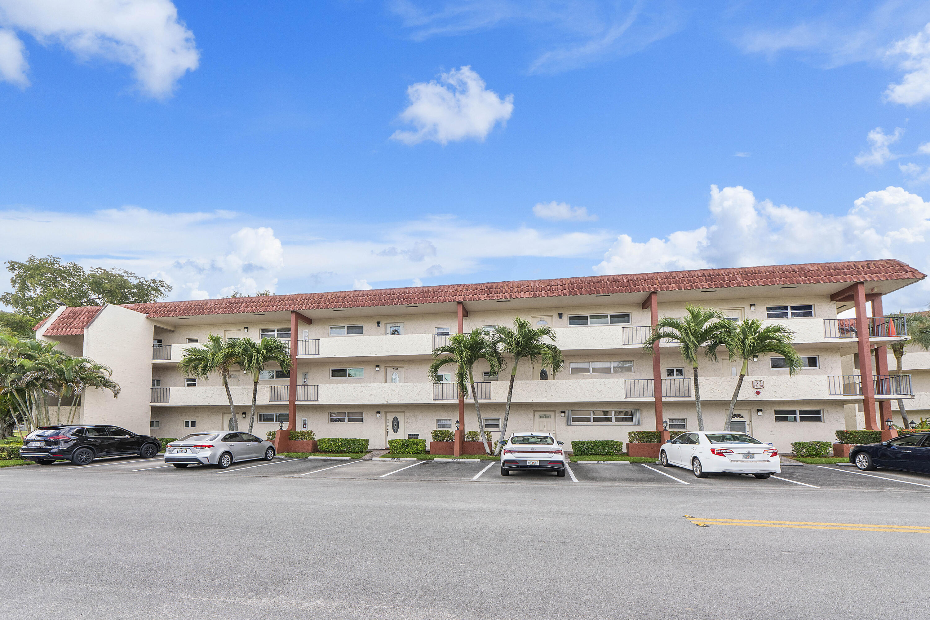 Pembroke Pines photo 1