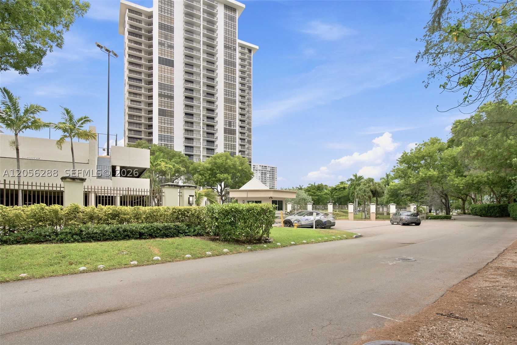 Aventura photo 3