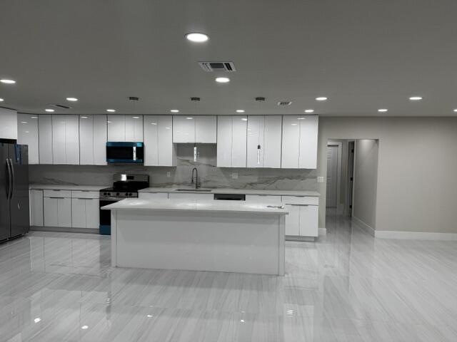 Palm Beach Gardens photo 1