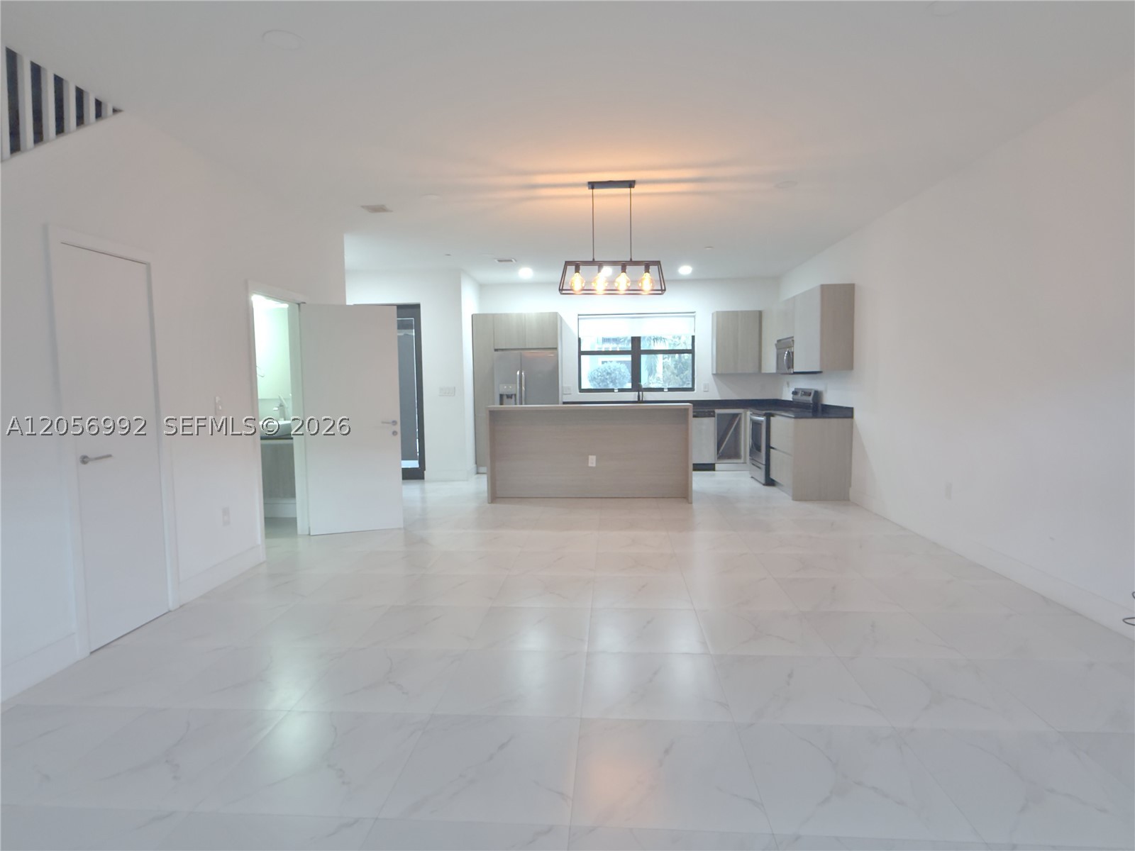 Miramar photo 3