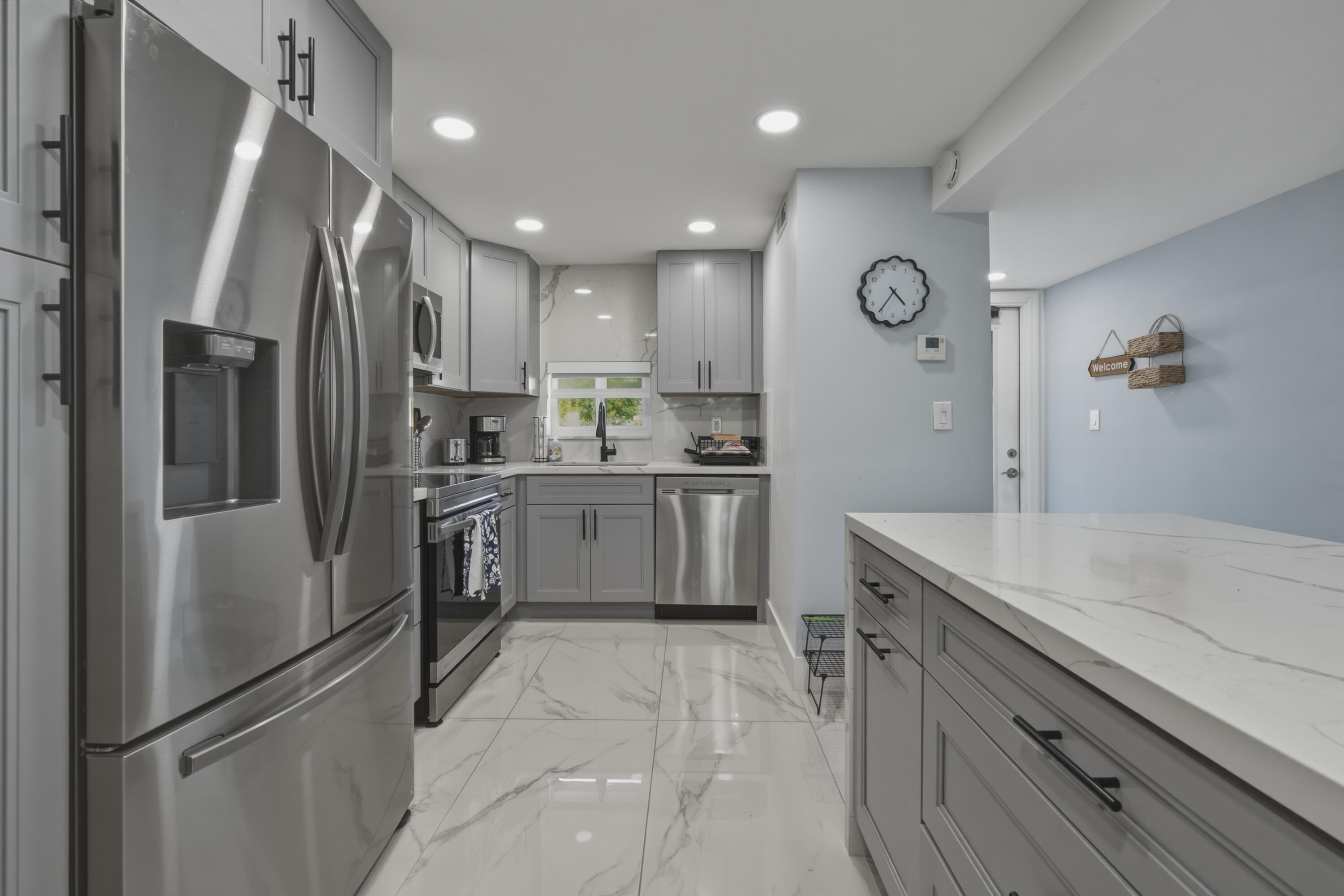 Pembroke Pines photo 2