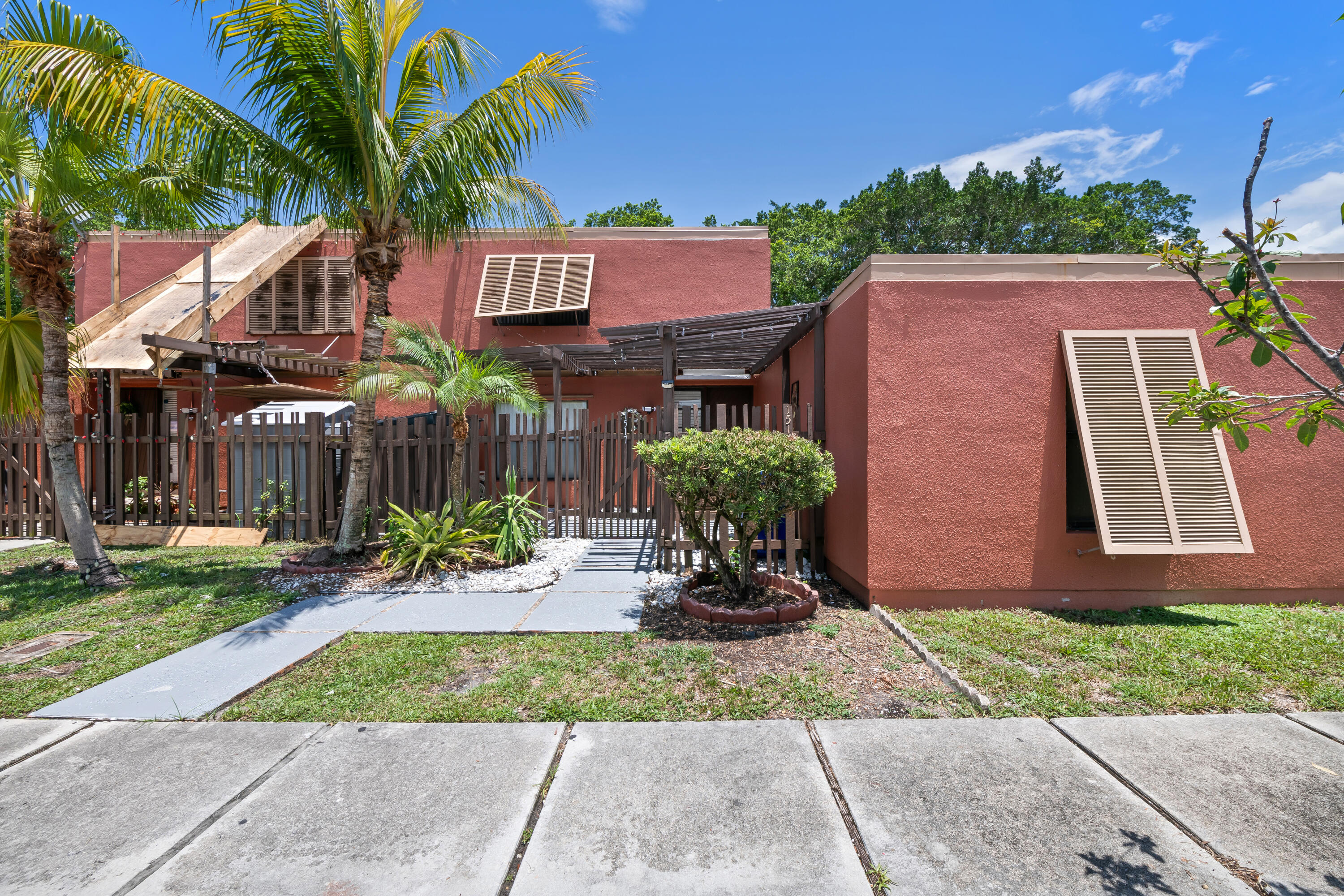 Pembroke Pines photo 3