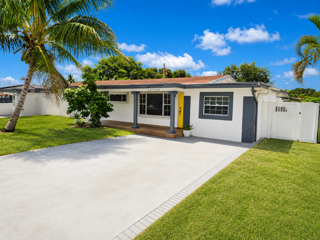 Pembroke Pines photo 2