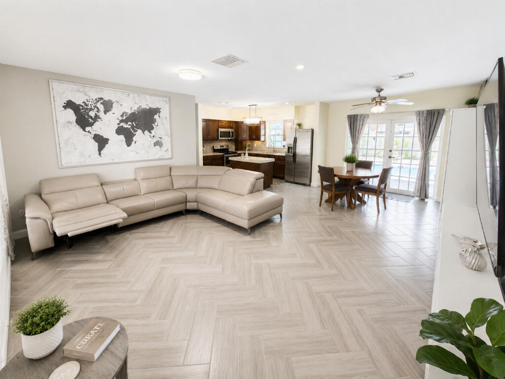 Pembroke Pines photo 4