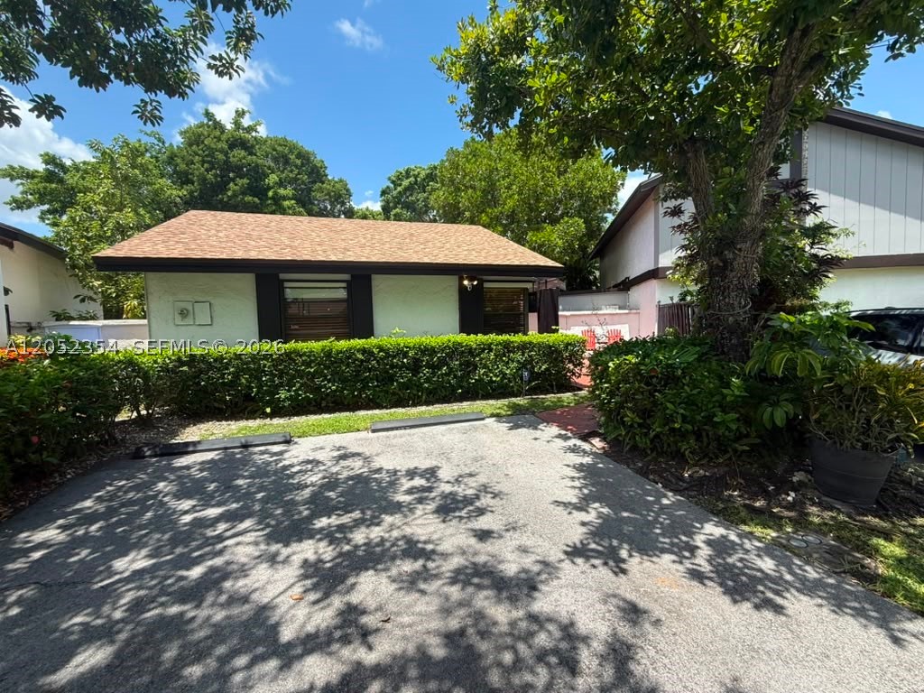 Pembroke Pines photo 4
