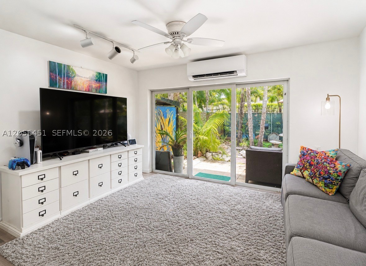 South Miami photo 4