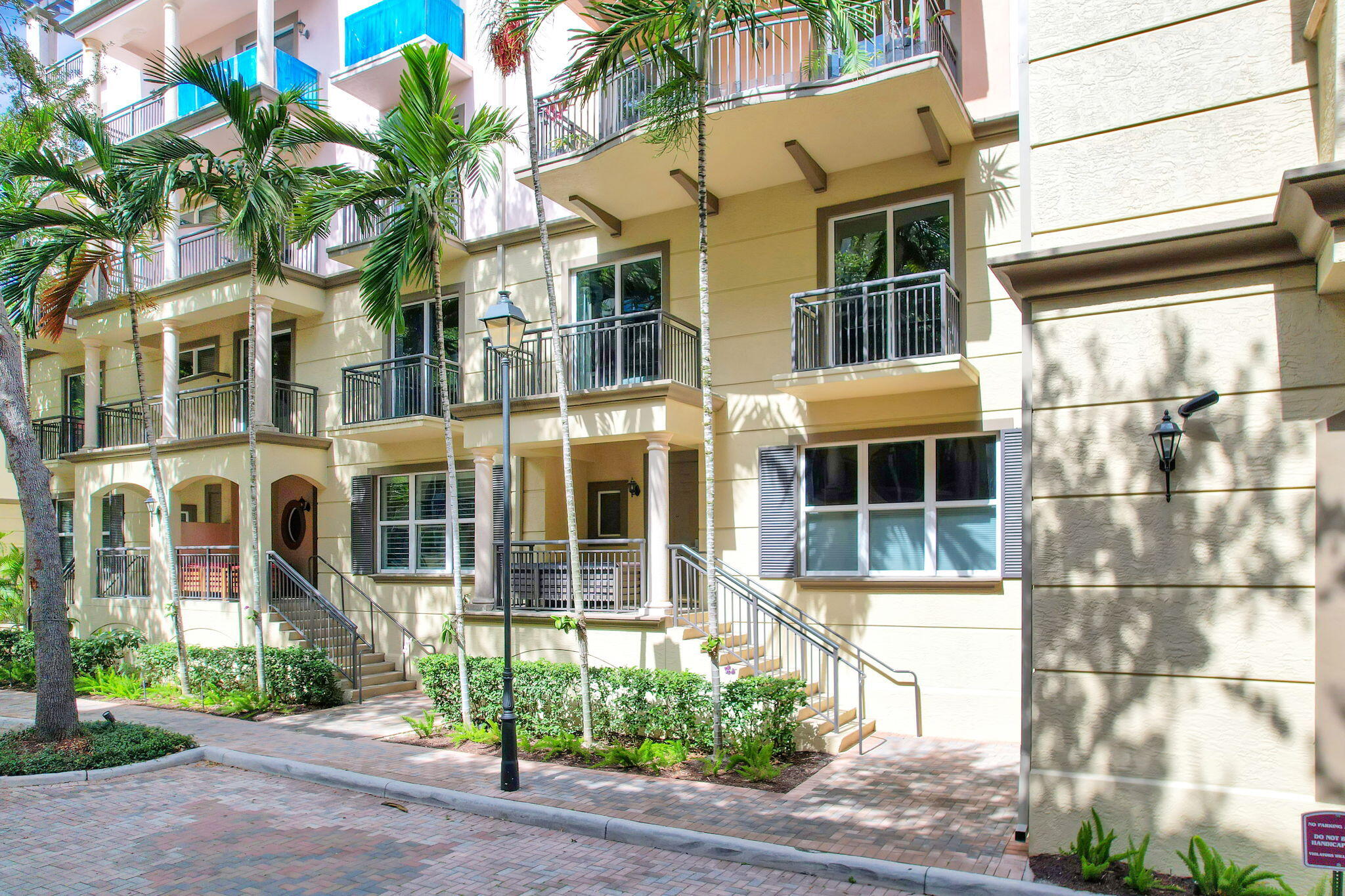 Wilton Manors photo 3