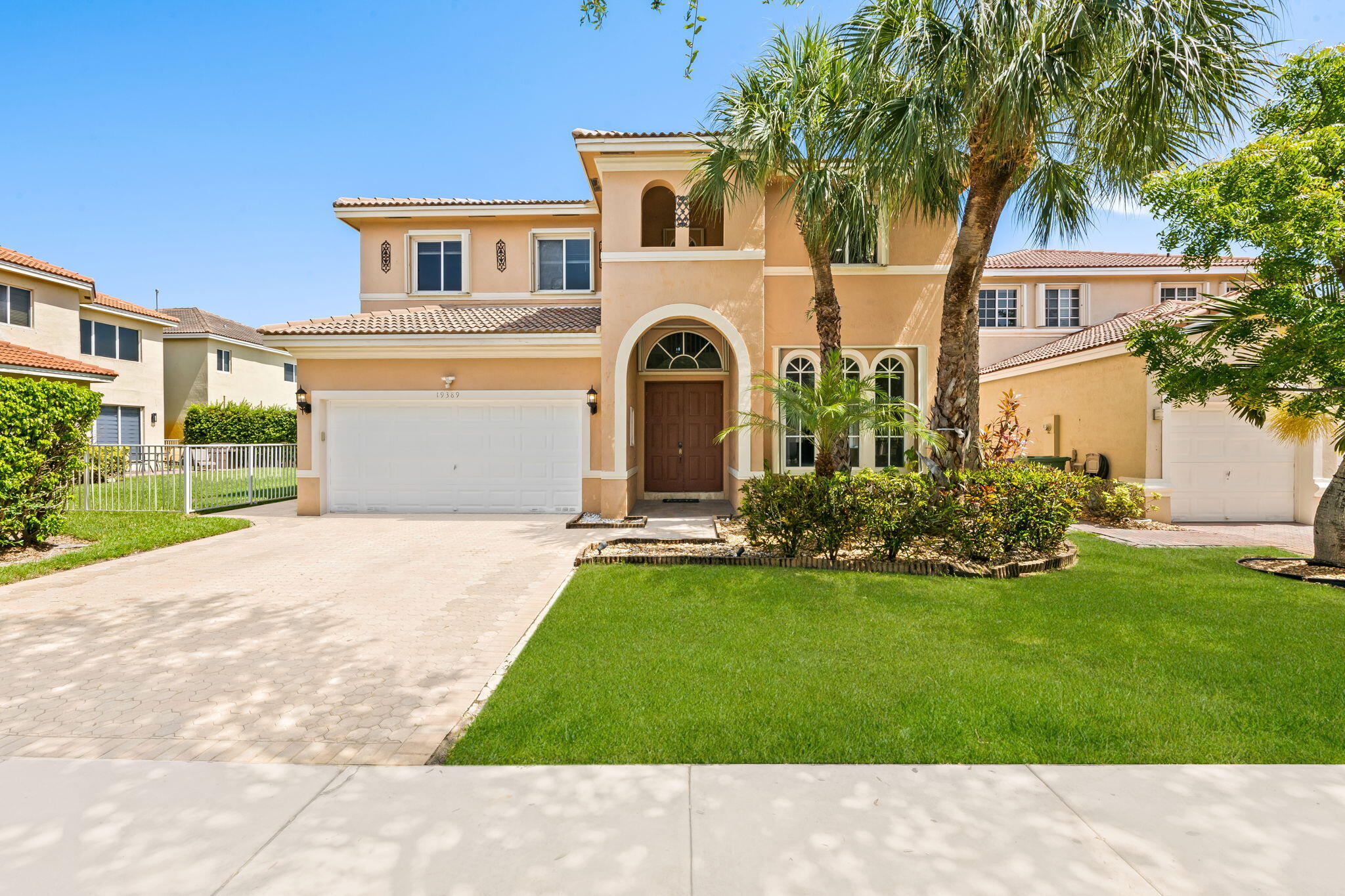 Pembroke Pines photo 1
